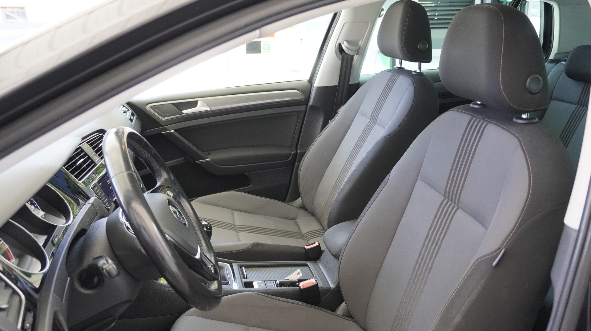 VW Golf 1.6 TDI Allstar 4Motion-showroom-element-2
