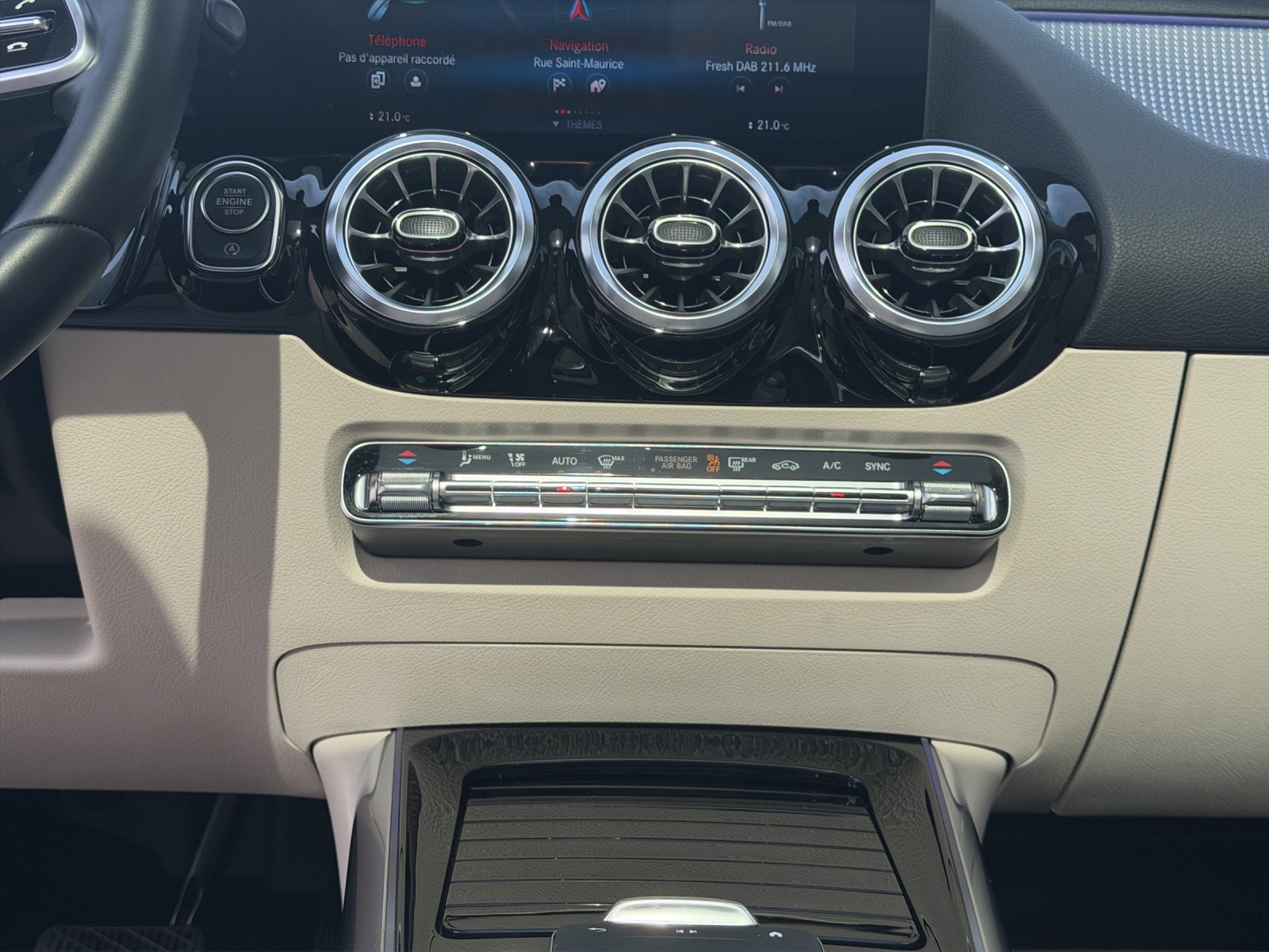 MERCEDES-BENZ GLA 250 Progressive4Matic-image-12