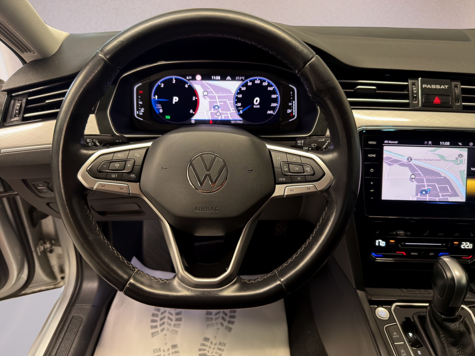 VW Passat Variant 2.0 TDI Business DSG-image-8