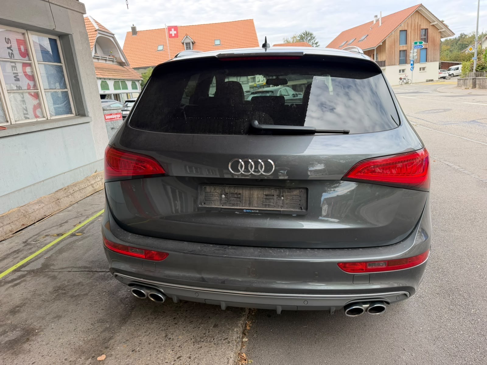 AUDI SQ5 plus-showroom-element-3