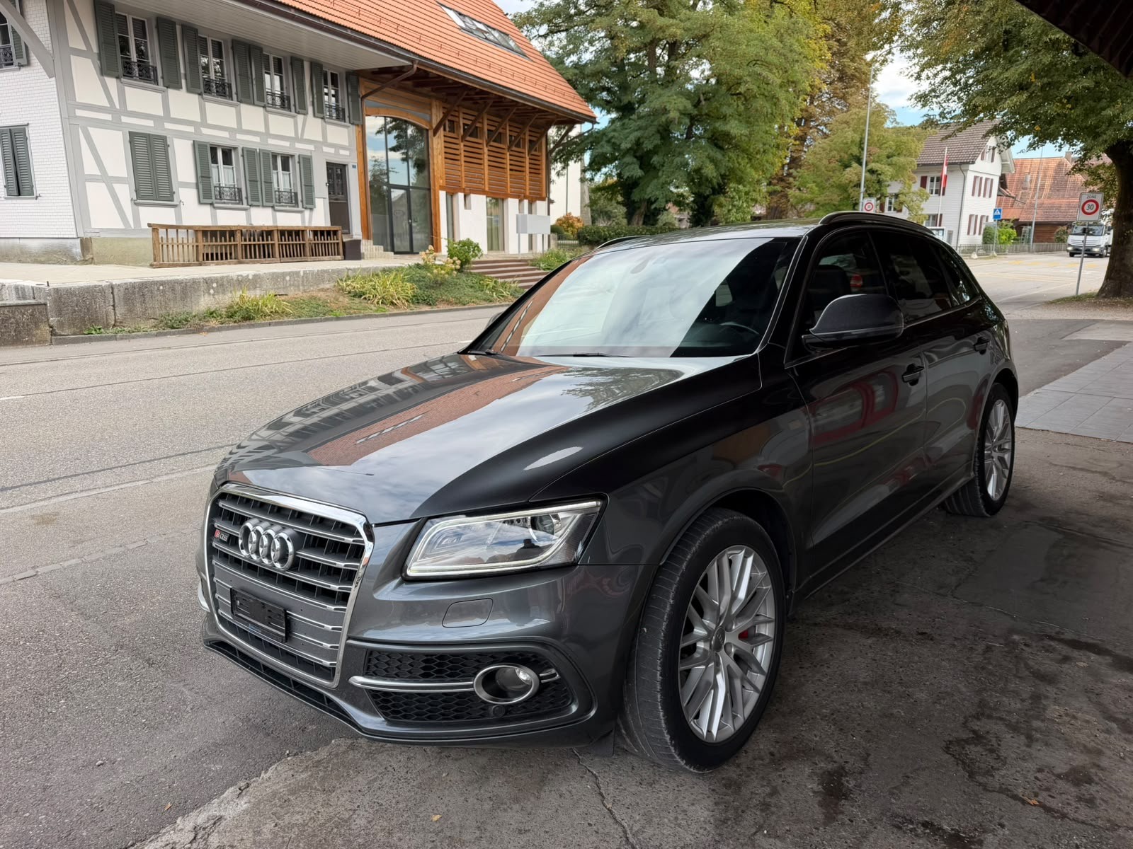 AUDI SQ5 plus