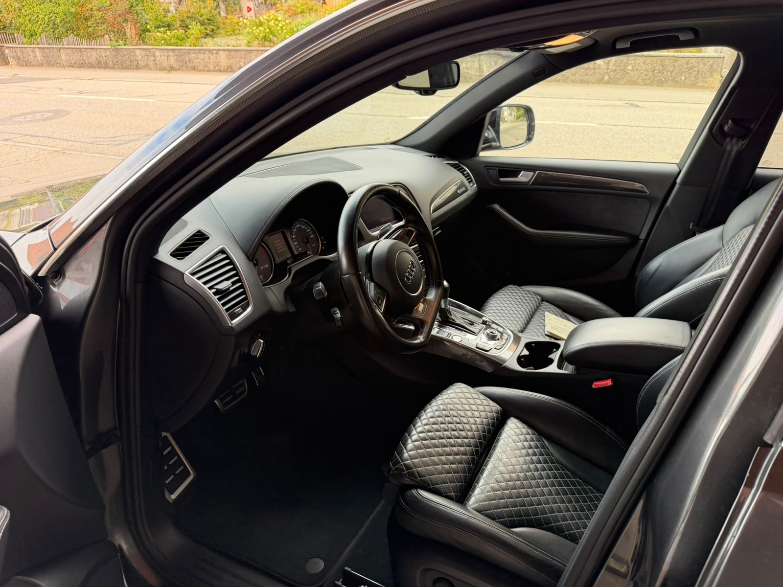 AUDI SQ5 plus-image-8