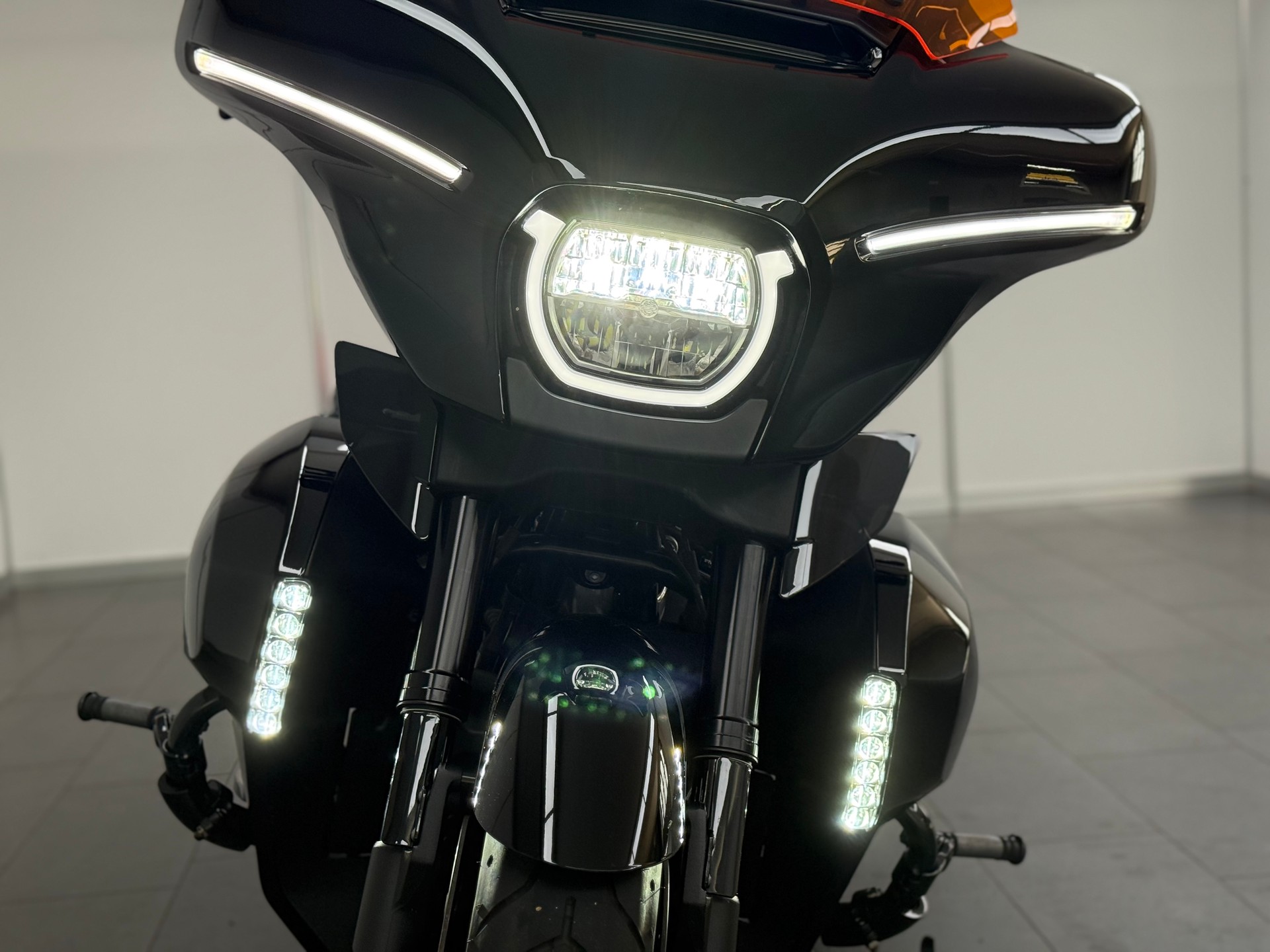 HARLEY-DAVIDSON FLHXSE Street Glide CVO 121-image-2