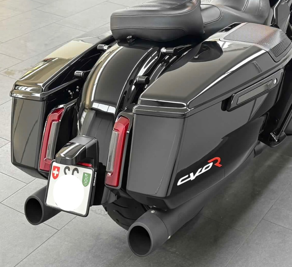 HARLEY-DAVIDSON FLHXSE Street Glide CVO 121-image-4