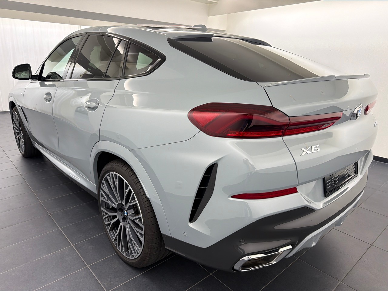 BMW X6 xDrive 48V 40i M Sport-showroom-element-1
