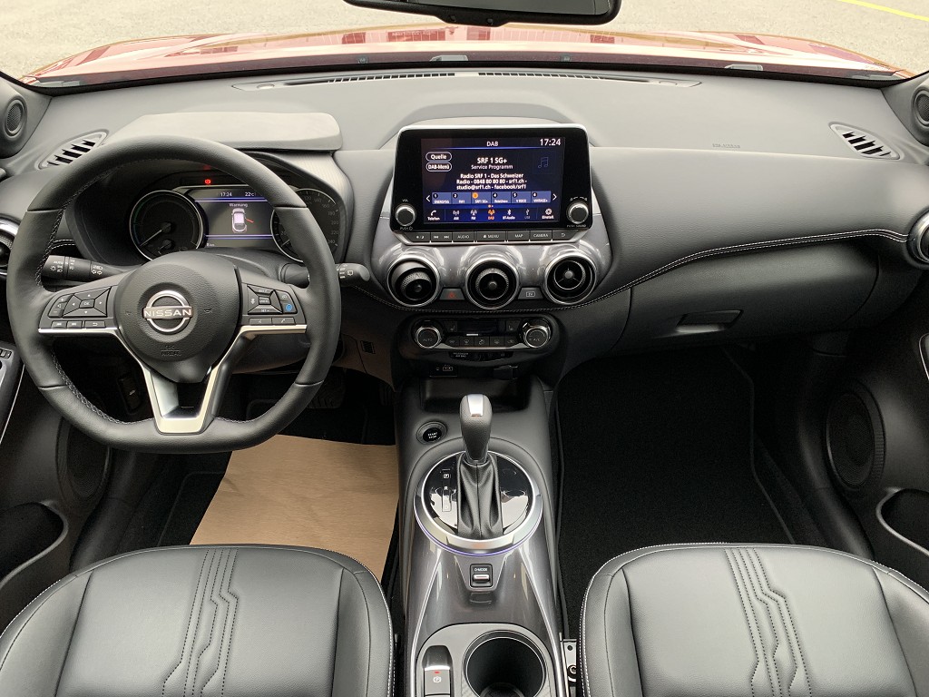 NISSAN Juke 1.6 Hybrid Tekna-image-9