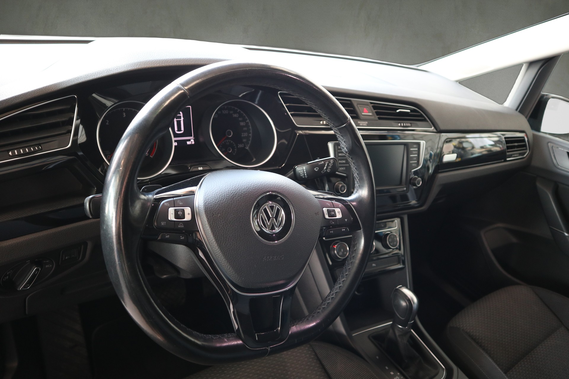 VW Touran 1.6 TDI BlueMotion Technology Comfortline DSG-showroom-element-1