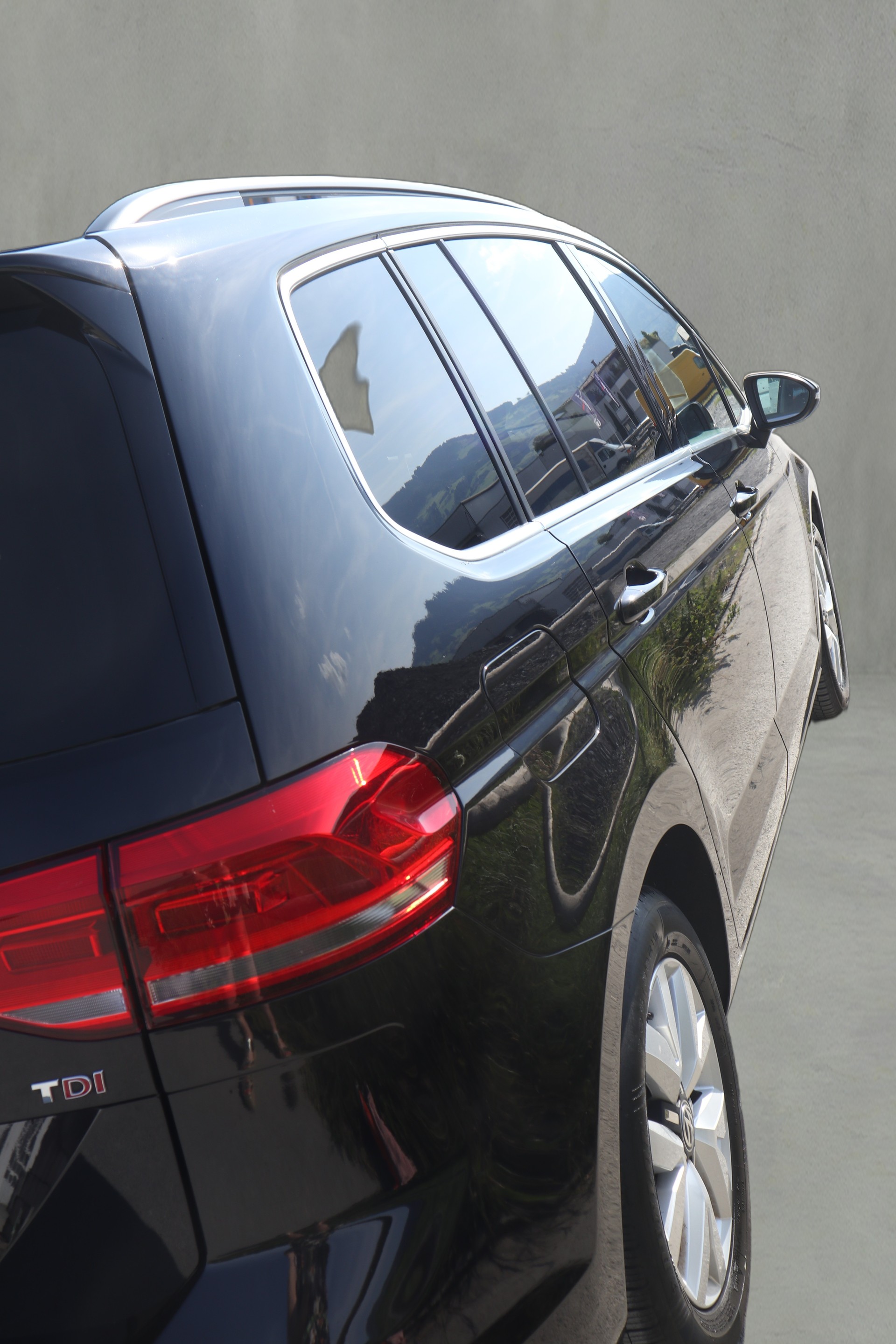 VW Touran 1.6 TDI BlueMotion Technology Comfortline DSG-image-12
