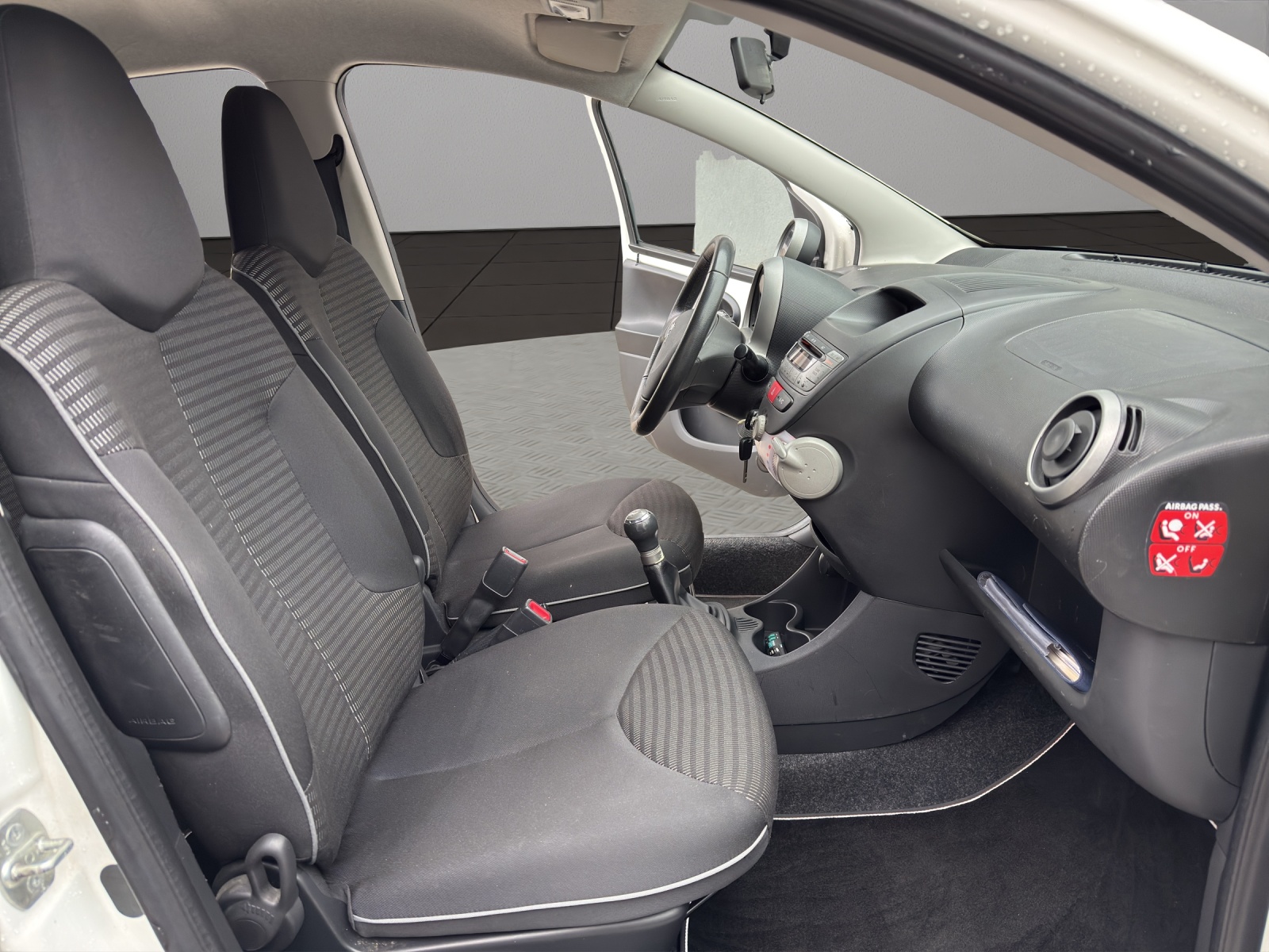 PEUGEOT 107 1.0 Style-image-15