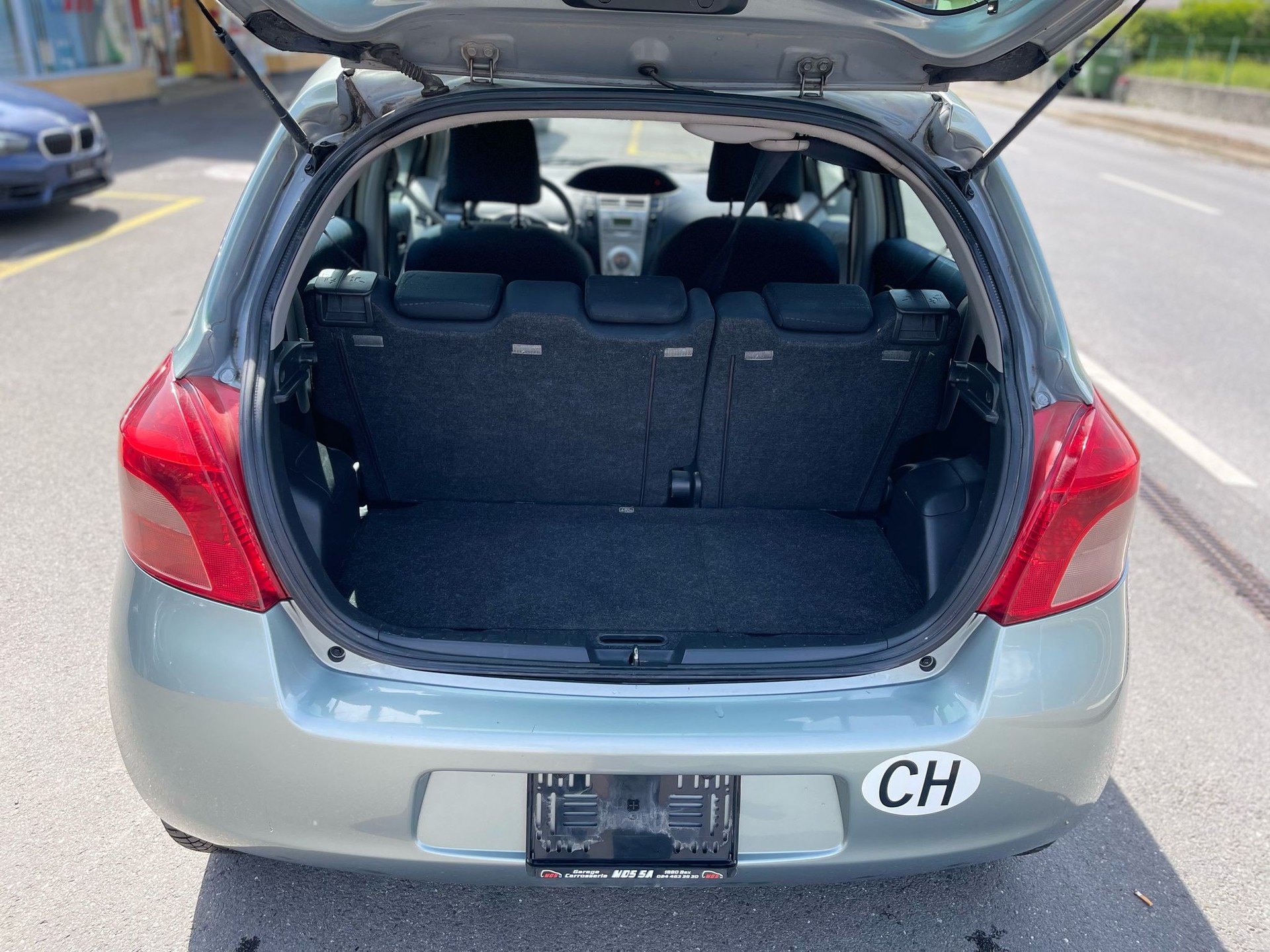 TOYOTA Yaris 1.3 Linea Sol-image-13