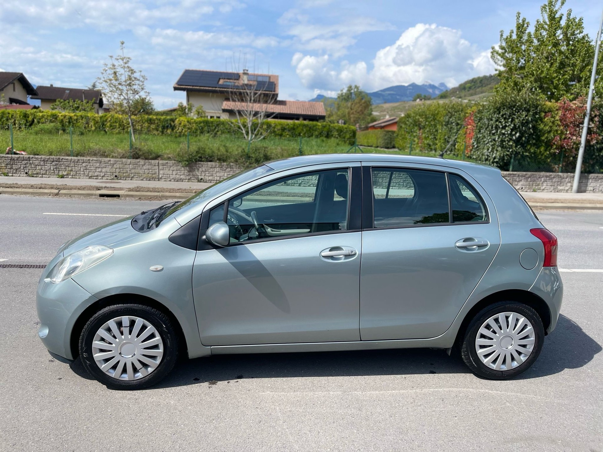 TOYOTA Yaris 1.3 Linea Sol-image-7