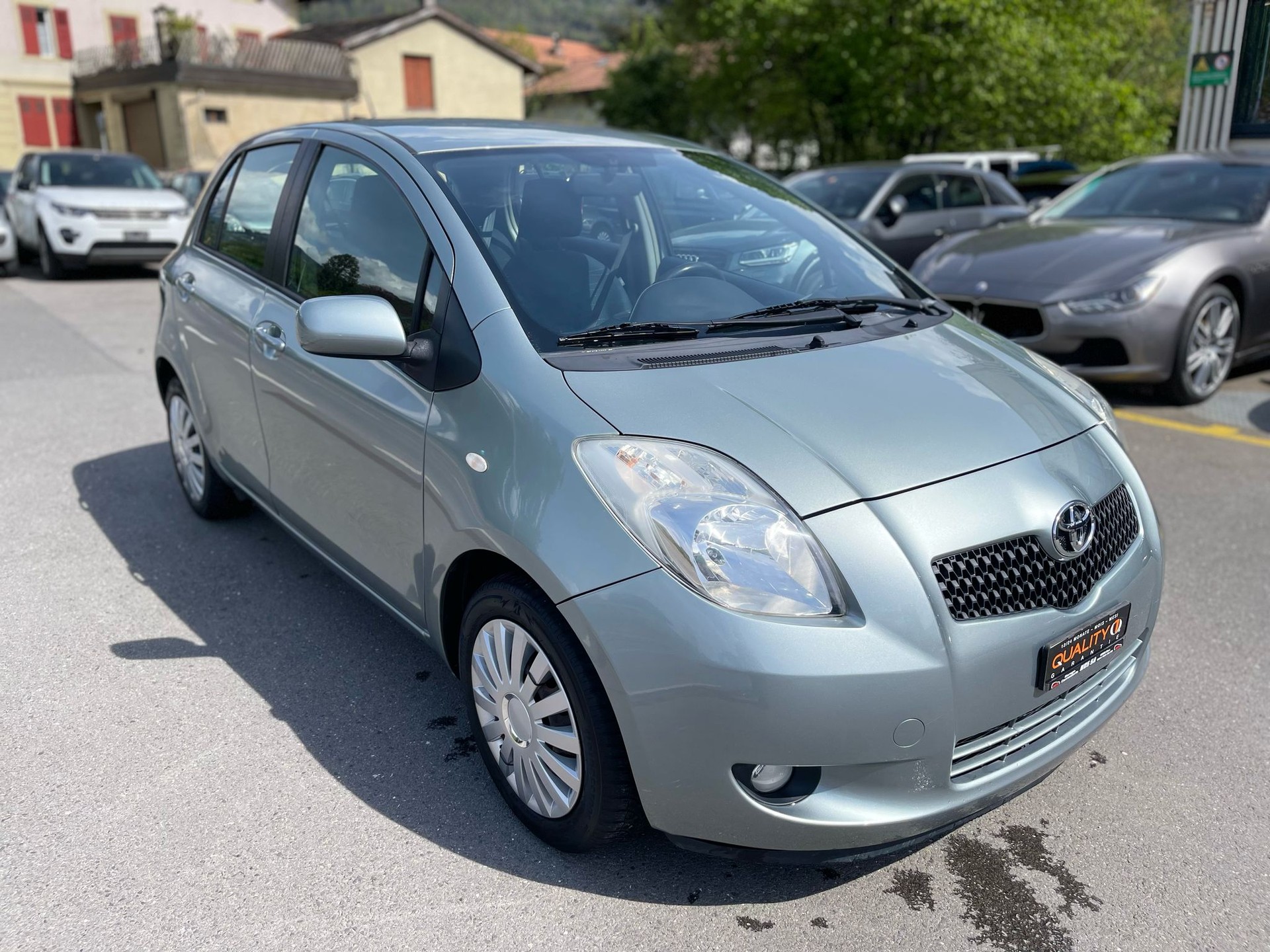 TOYOTA Yaris 1.3 Linea Sol-image-2