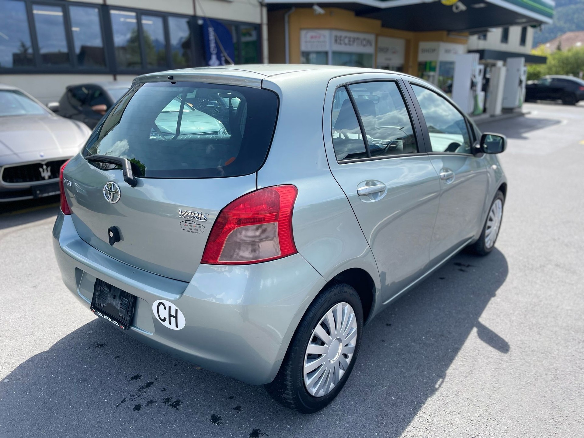 TOYOTA Yaris 1.3 Linea Sol-image-3