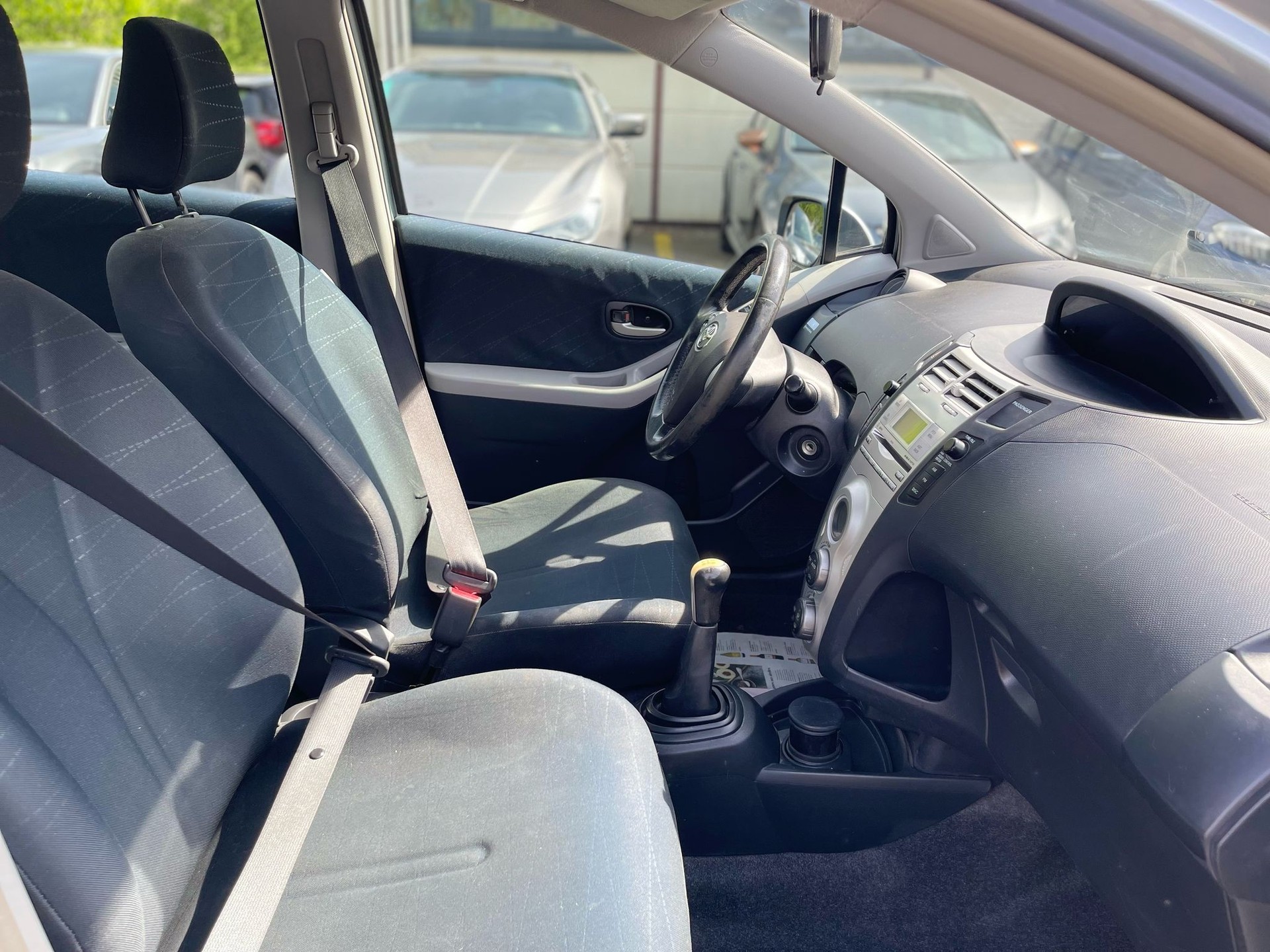 TOYOTA Yaris 1.3 Linea Sol-image-10