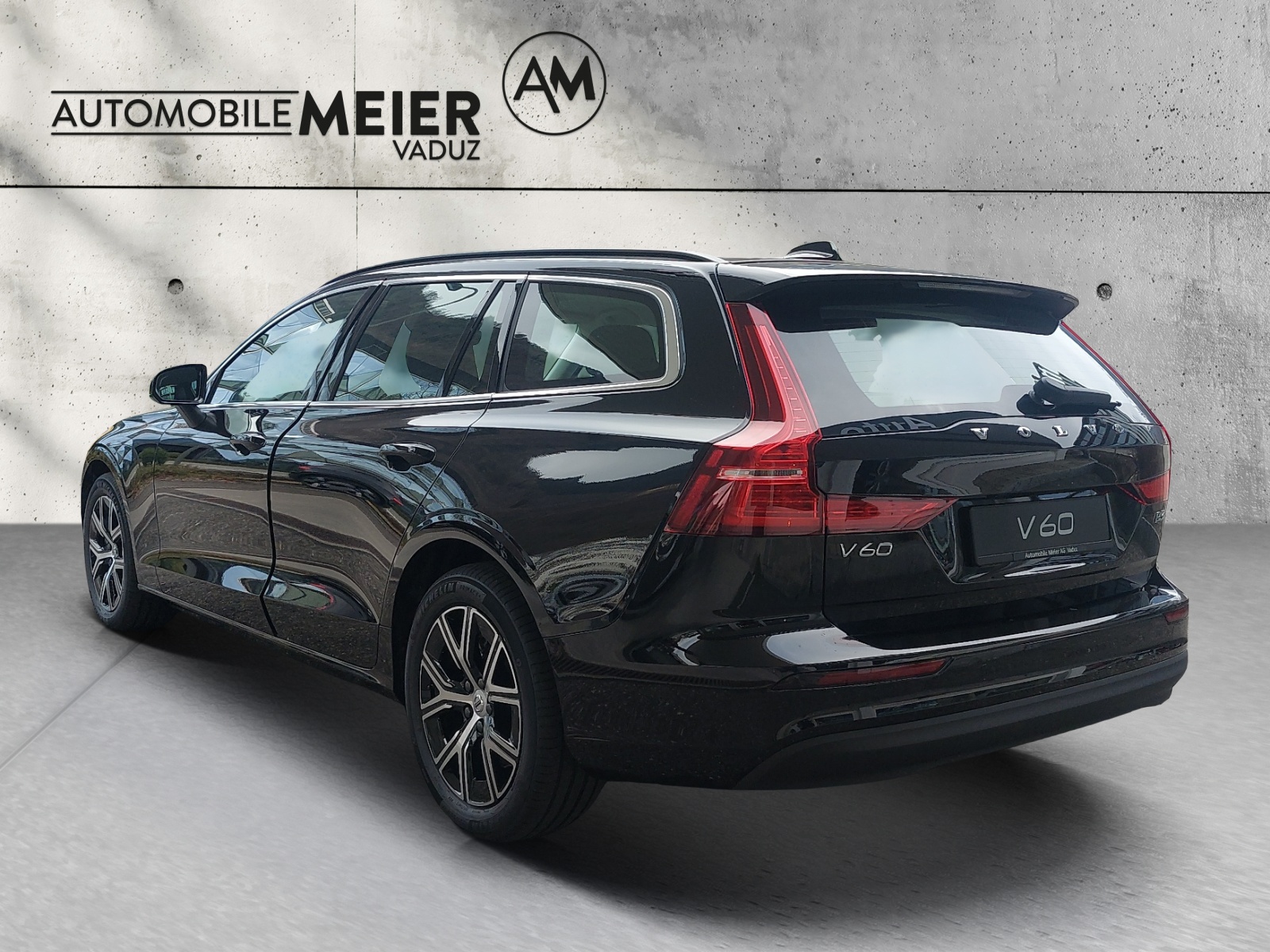 VOLVO V60 2.0 B3 Core-showroom-element-3