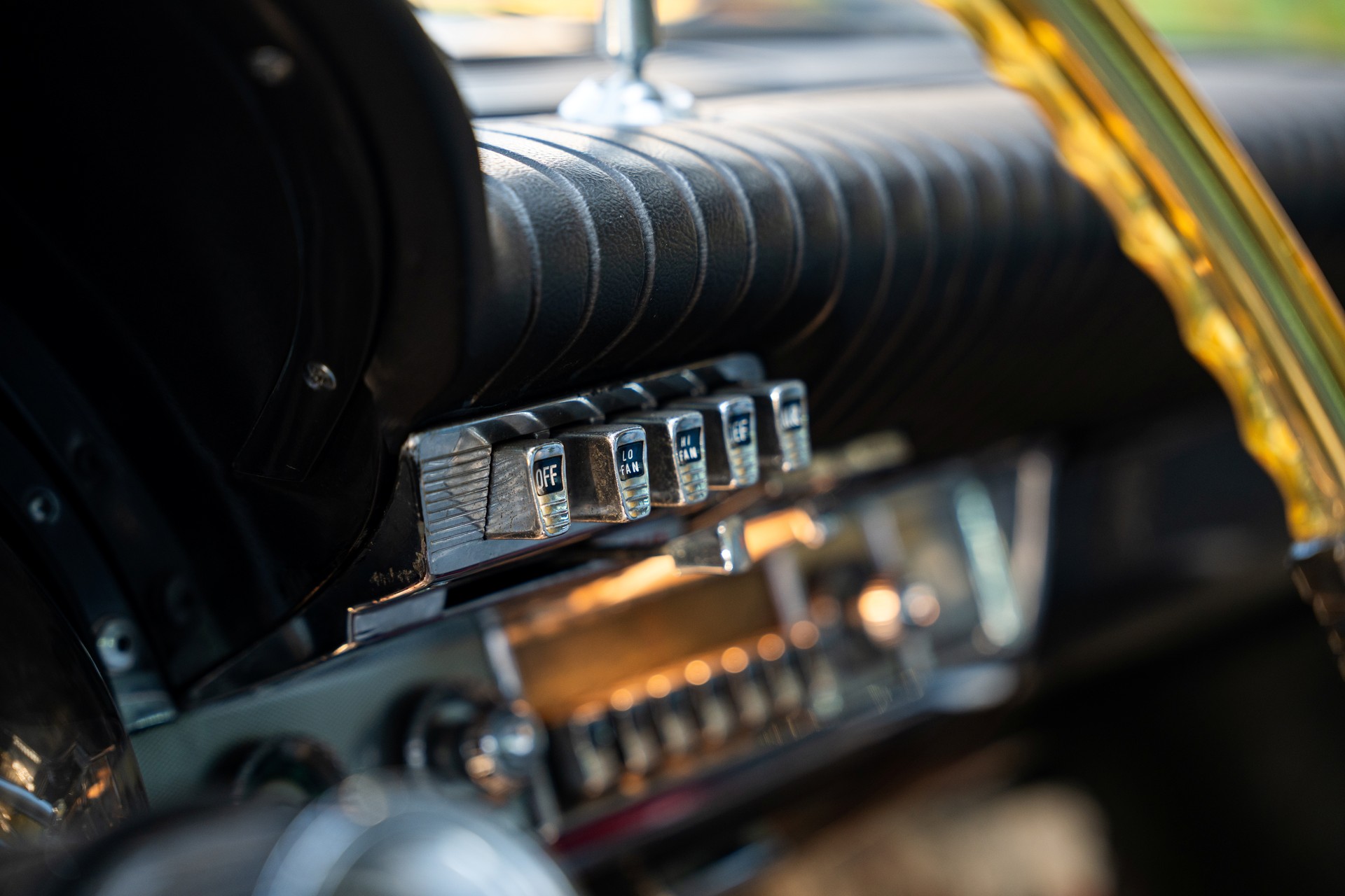 CHRYSLER NEWPORT-image-9