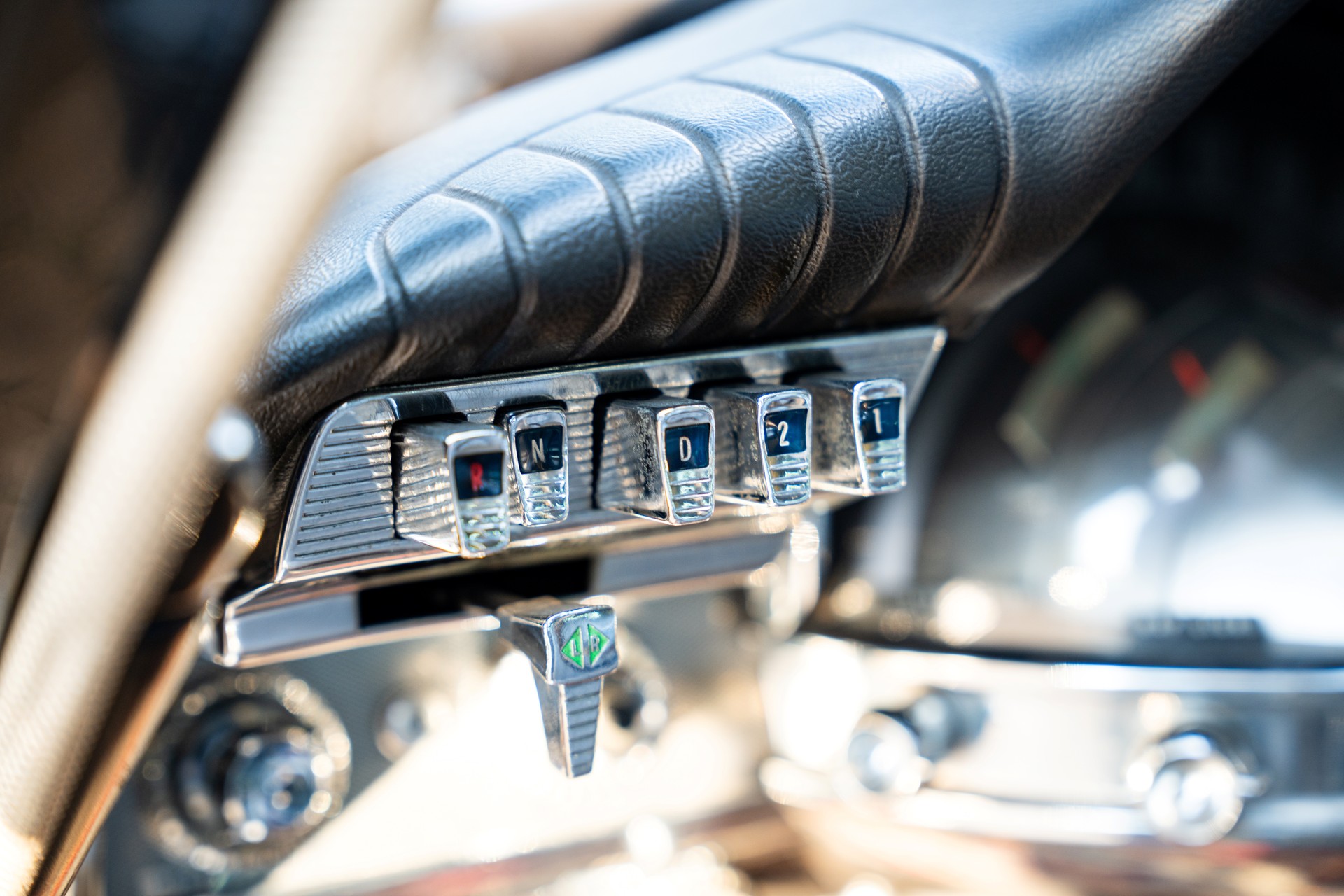 CHRYSLER NEWPORT-image-10