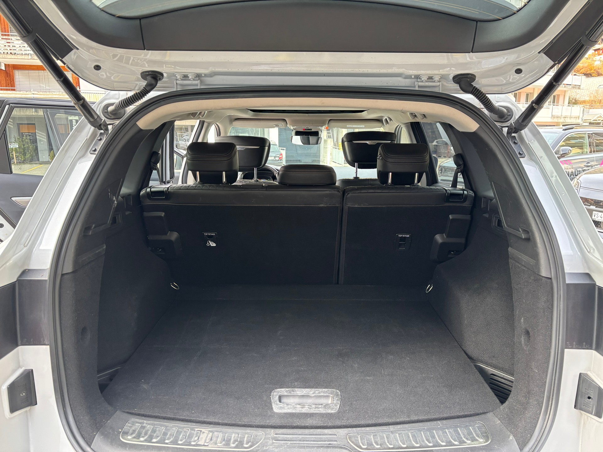 RENAULT Koleos 2.0 dCi Initiale 4WD-image-13