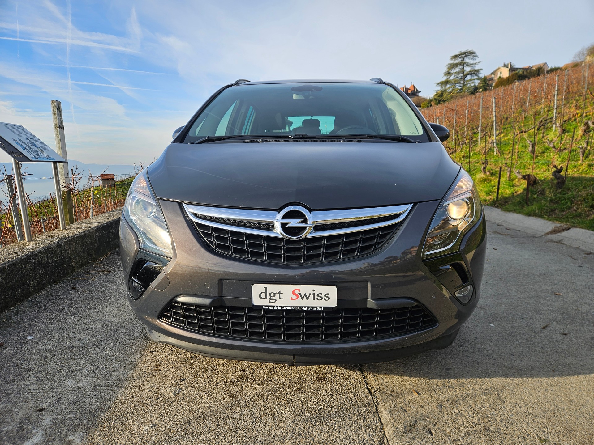 OPEL Zafira Tourer 1.4i 16V Active Edition-image-1