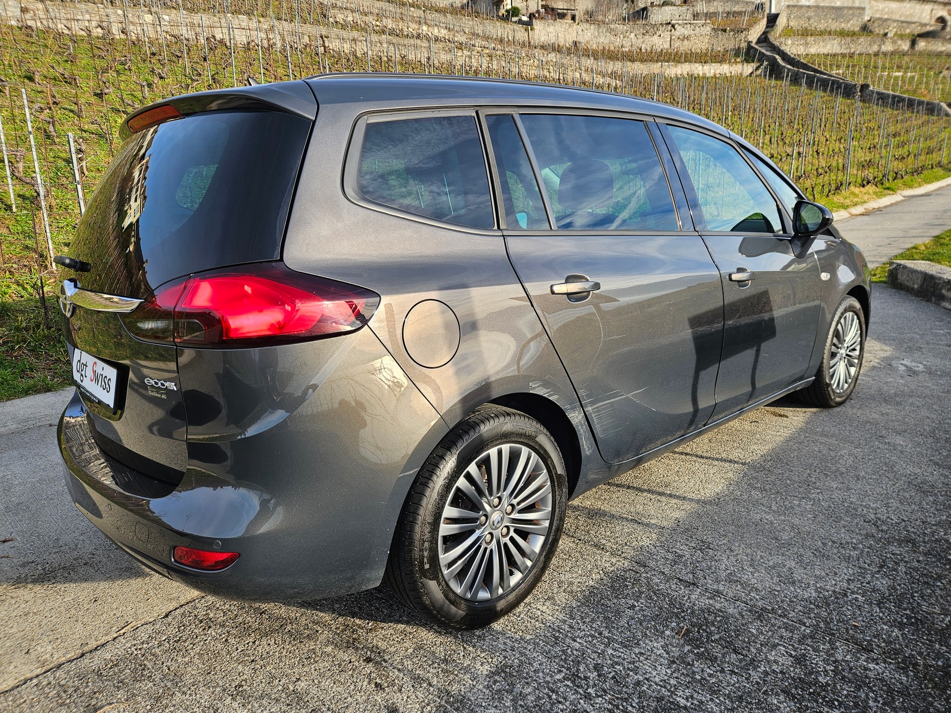 OPEL Zafira Tourer 1.4i 16V Active Edition-image-9