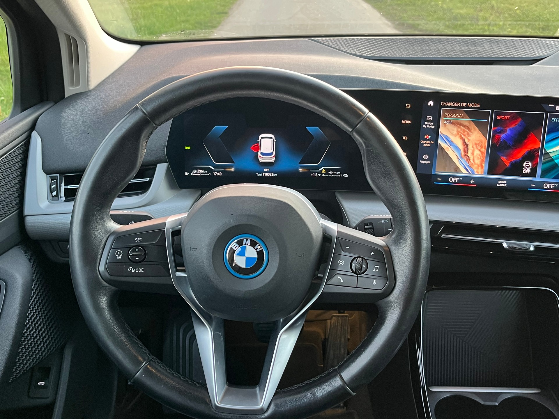 BMW 225e xDrive Active Tourer-image-17