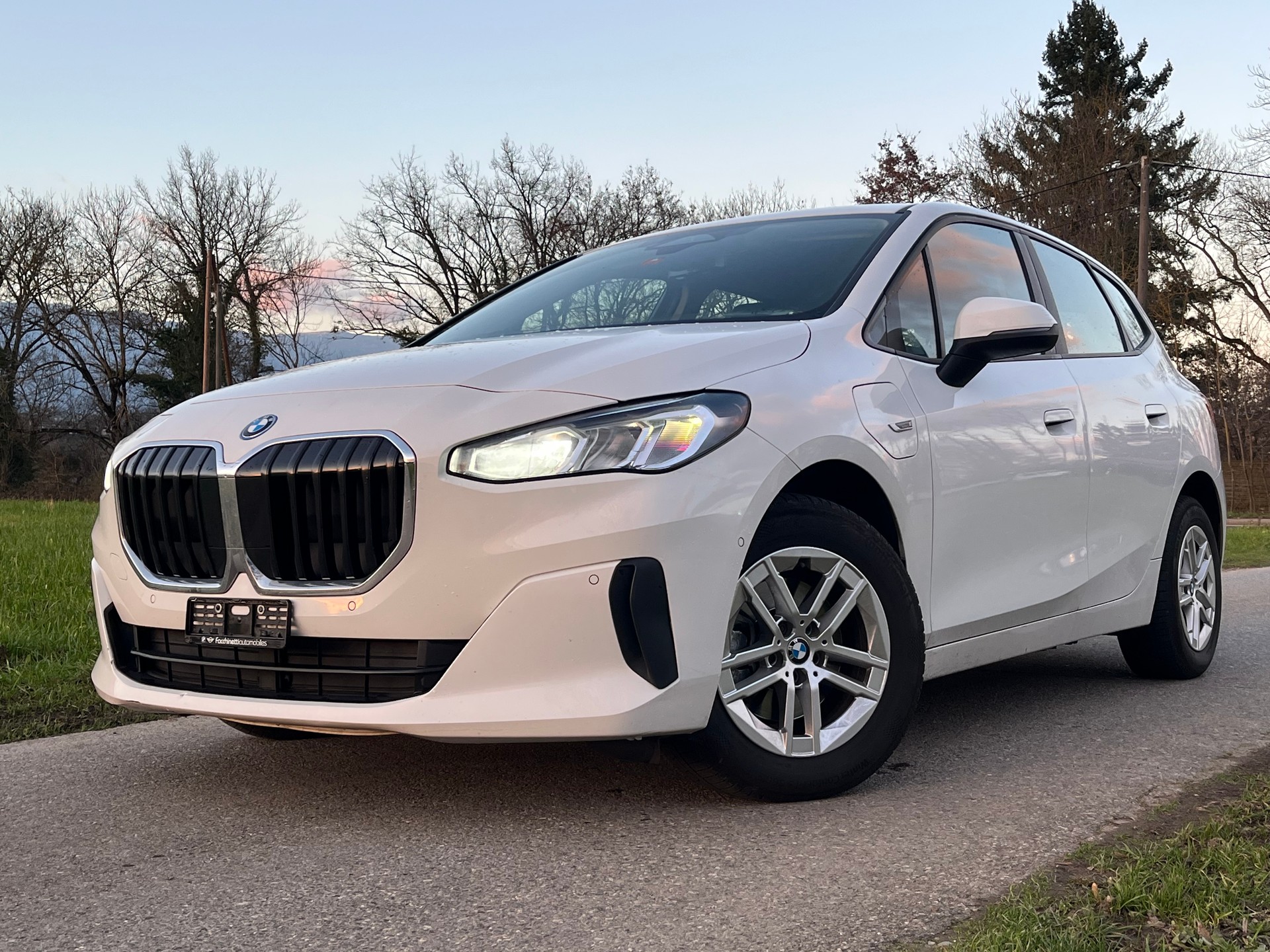 BMW 225e xDrive Active Tourer-image-10