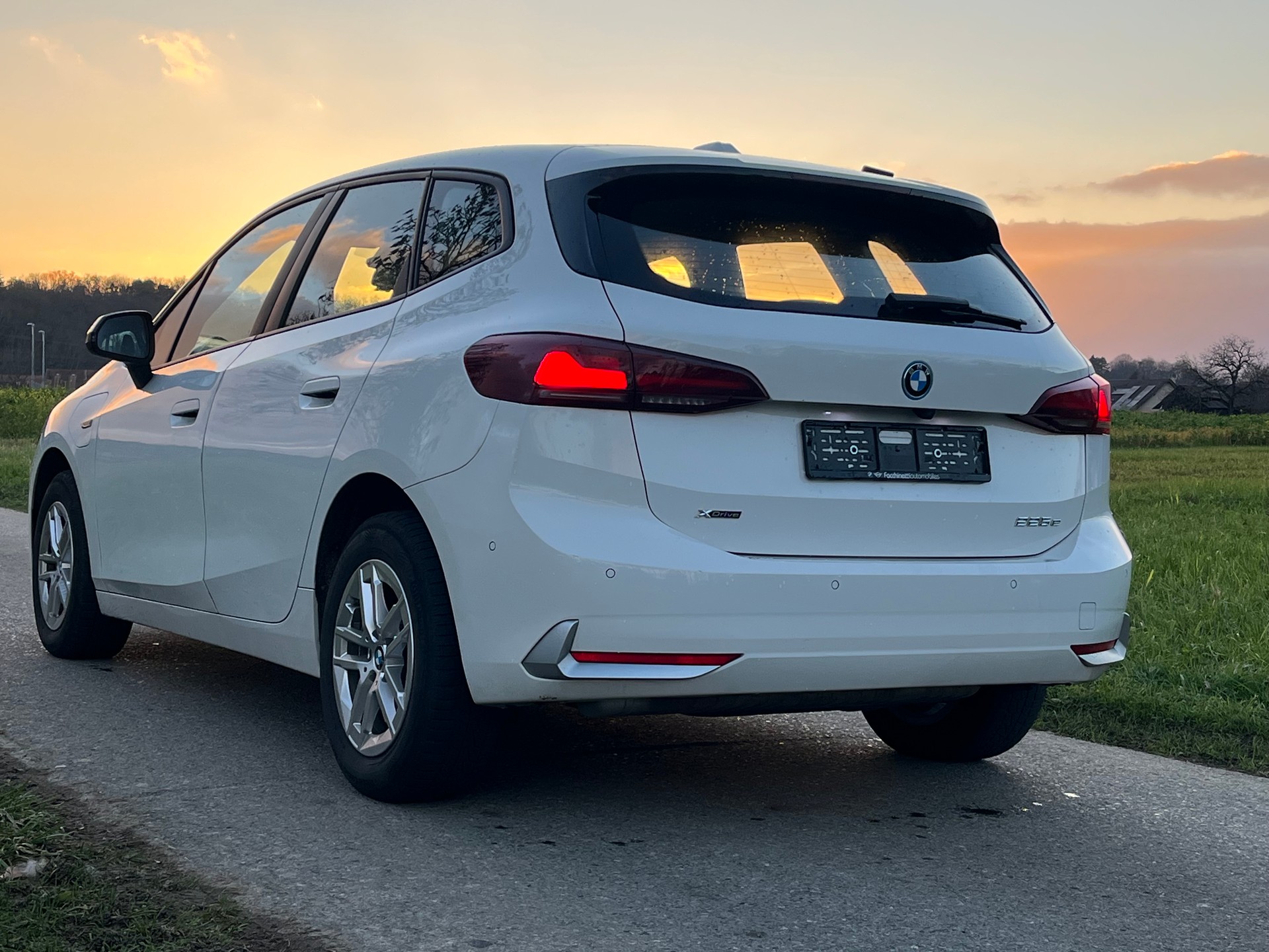 BMW 225e xDrive Active Tourer-image-8