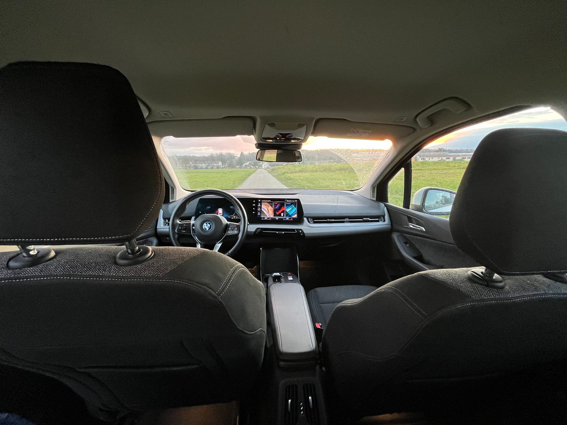 BMW 225e xDrive Active Tourer-image-18