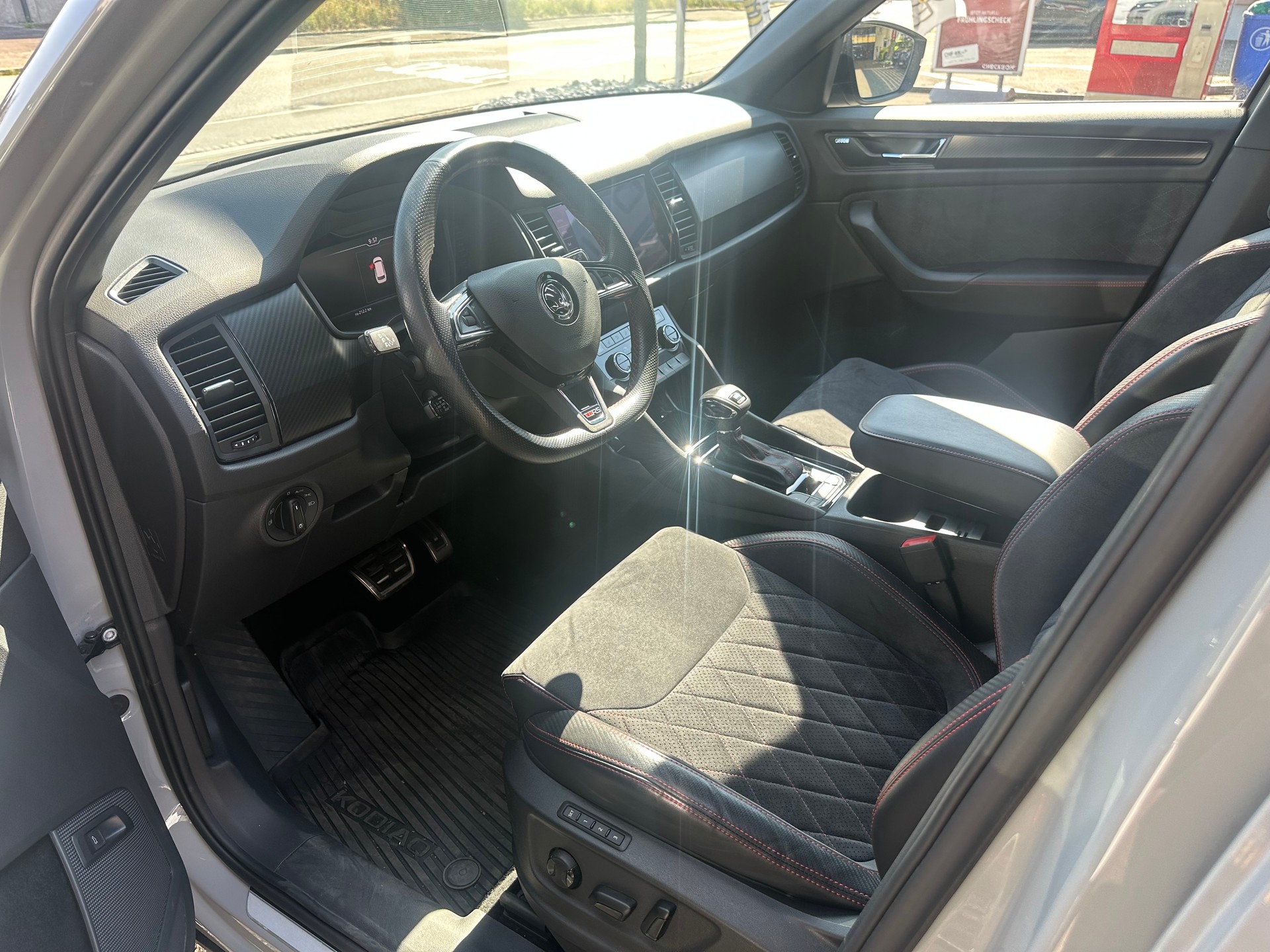 SKODA Kodiaq 2.0 Bi-TDI SCR RS 4x4 DSG-image-11