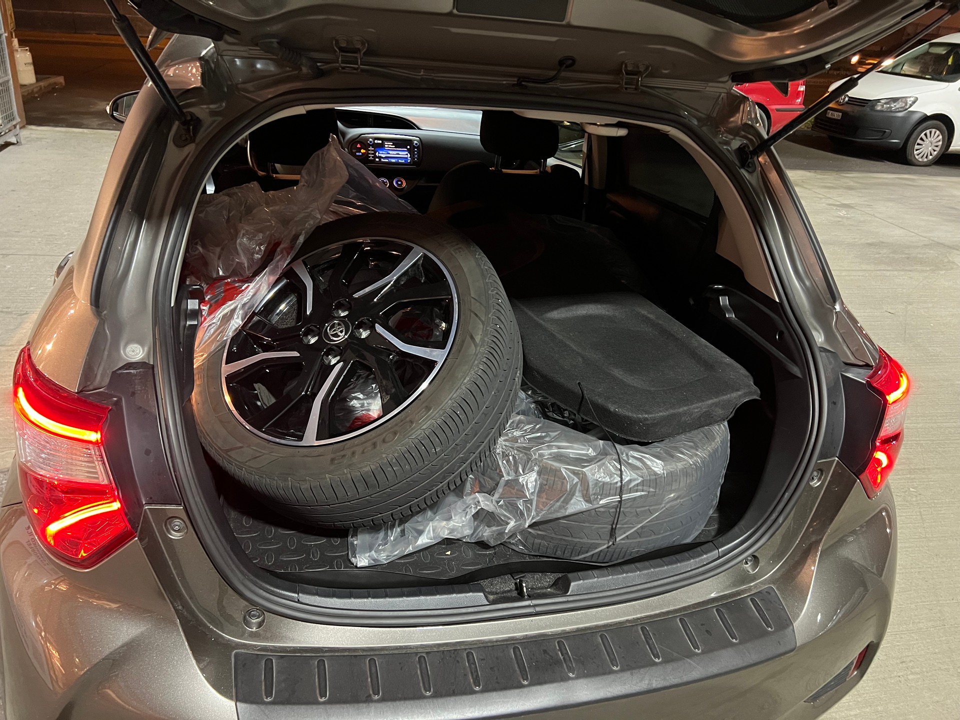 TOYOTA Yaris 1.5 Trend Automat -frisch ab Mfk-image-9