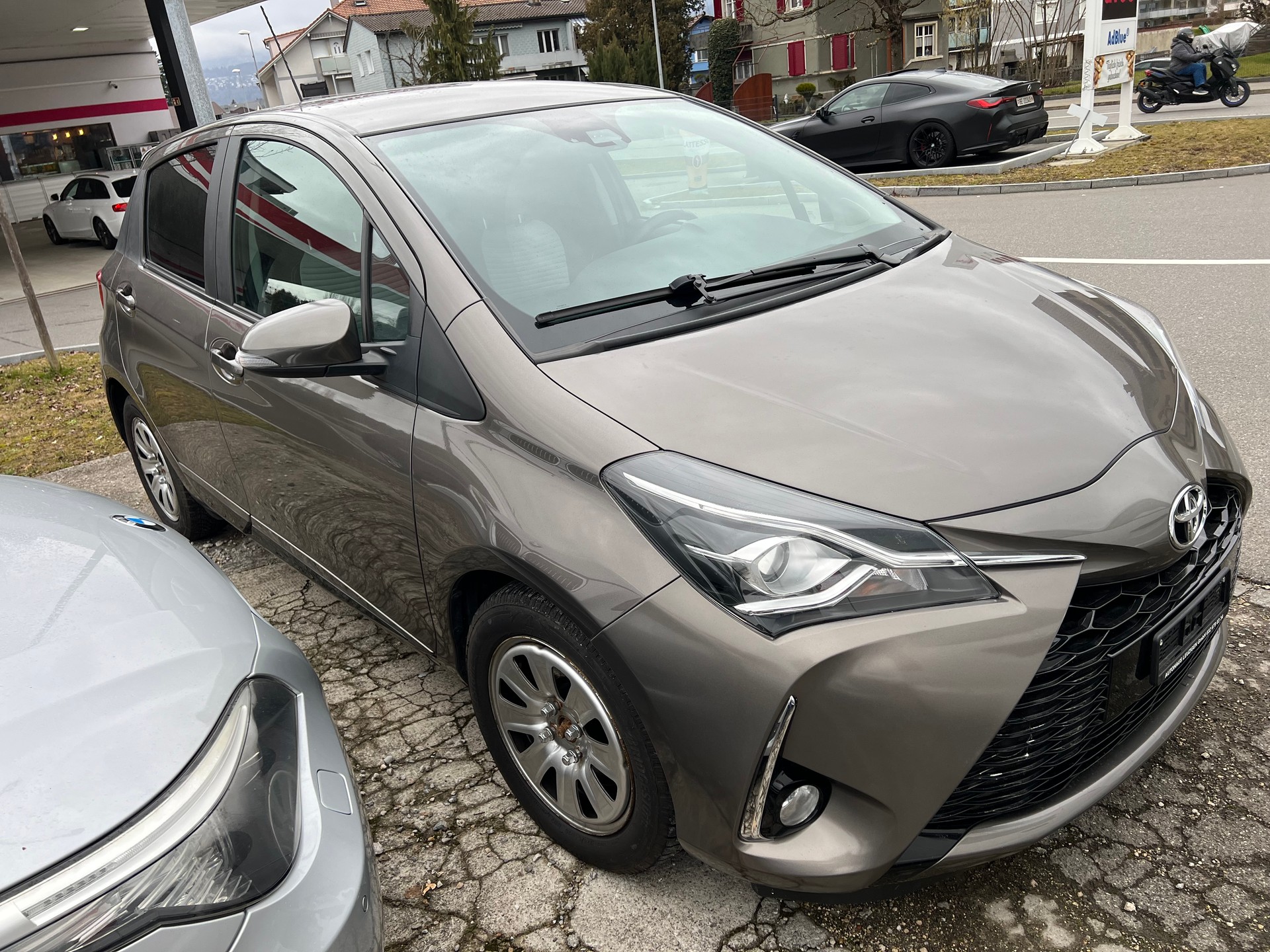 TOYOTA Yaris 1.5 Trend Automat -frisch ab Mfk-showroom-element-2