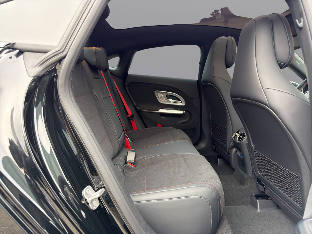 MERCEDES-BENZ CLA 220 AMG Line 4matic-image-13
