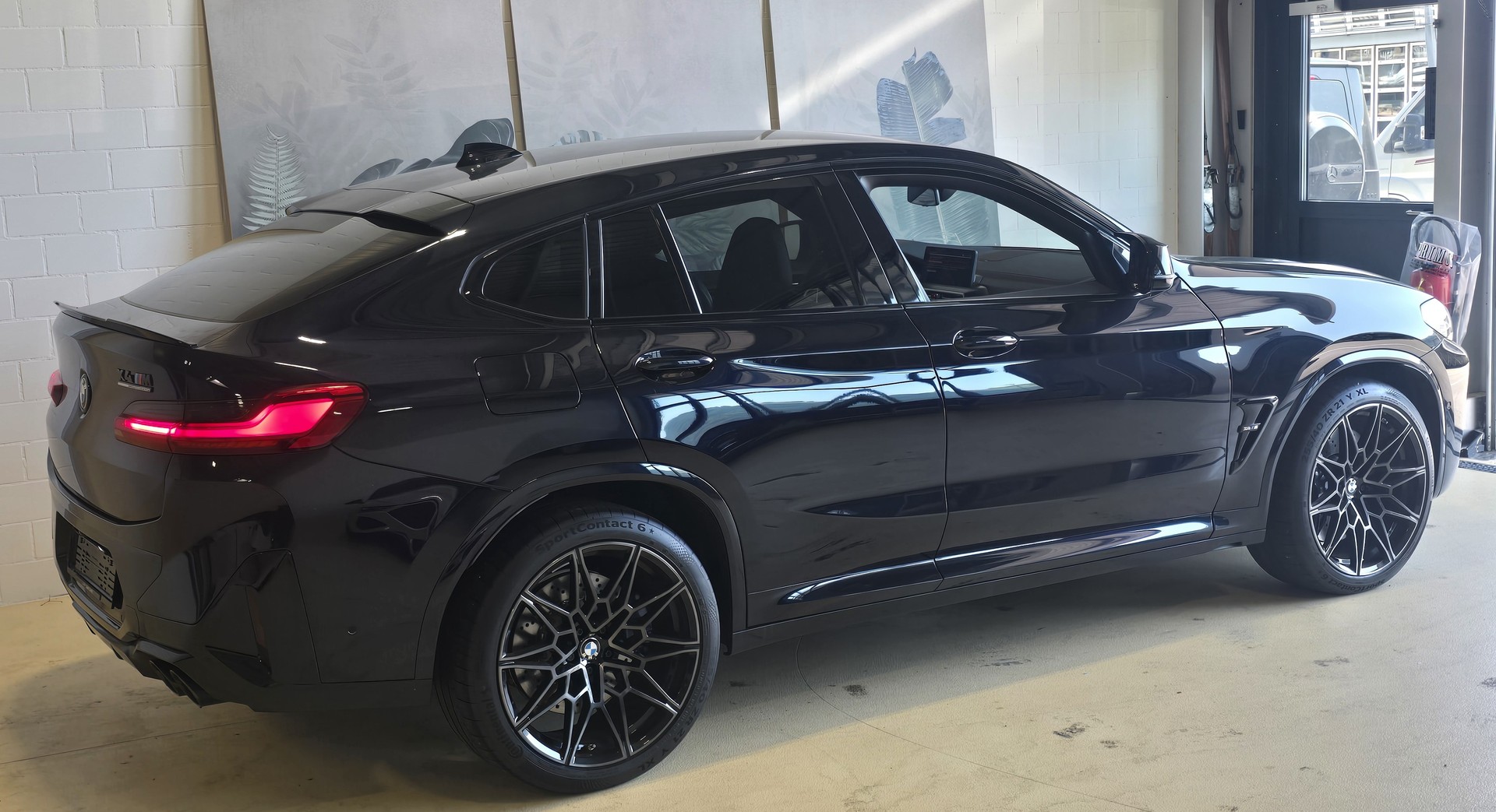 BMW X4M xDrive M Competition Steptronic-image-4