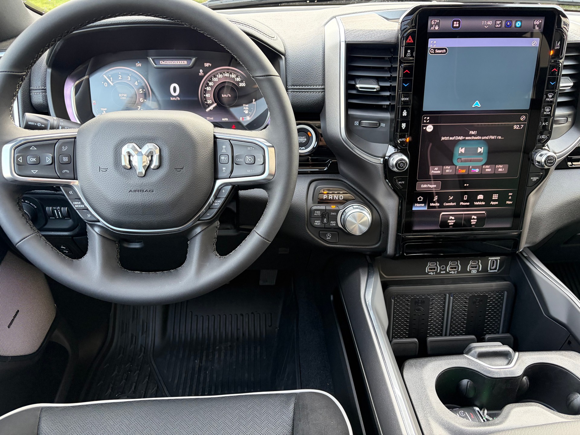 DODGE Ram 1500 Laramie Crew Cab Night V8 4WD MY26-image-9