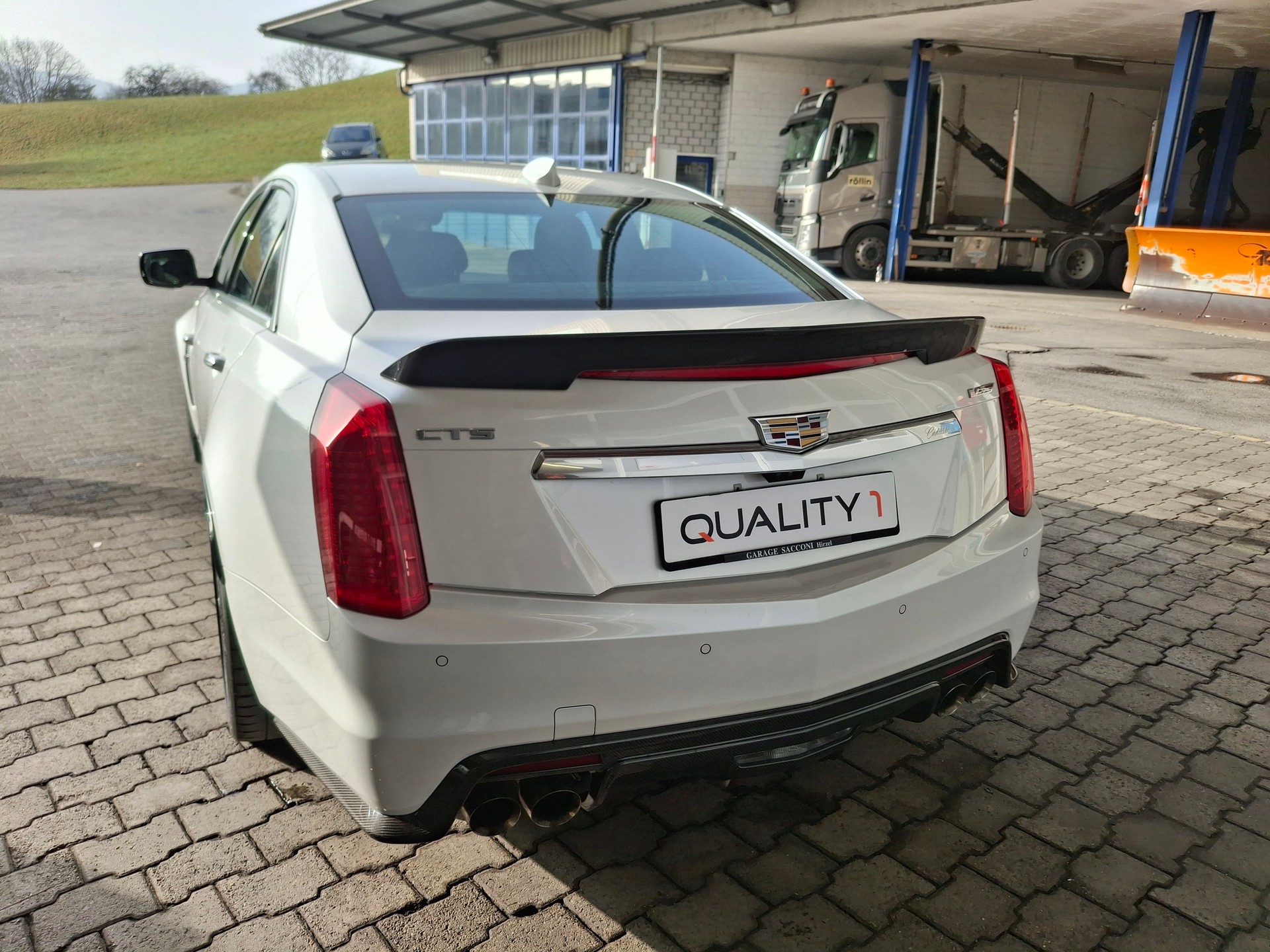 CADILLAC CTS-V Sedan 6.2 Supercharged Automatic-image-5