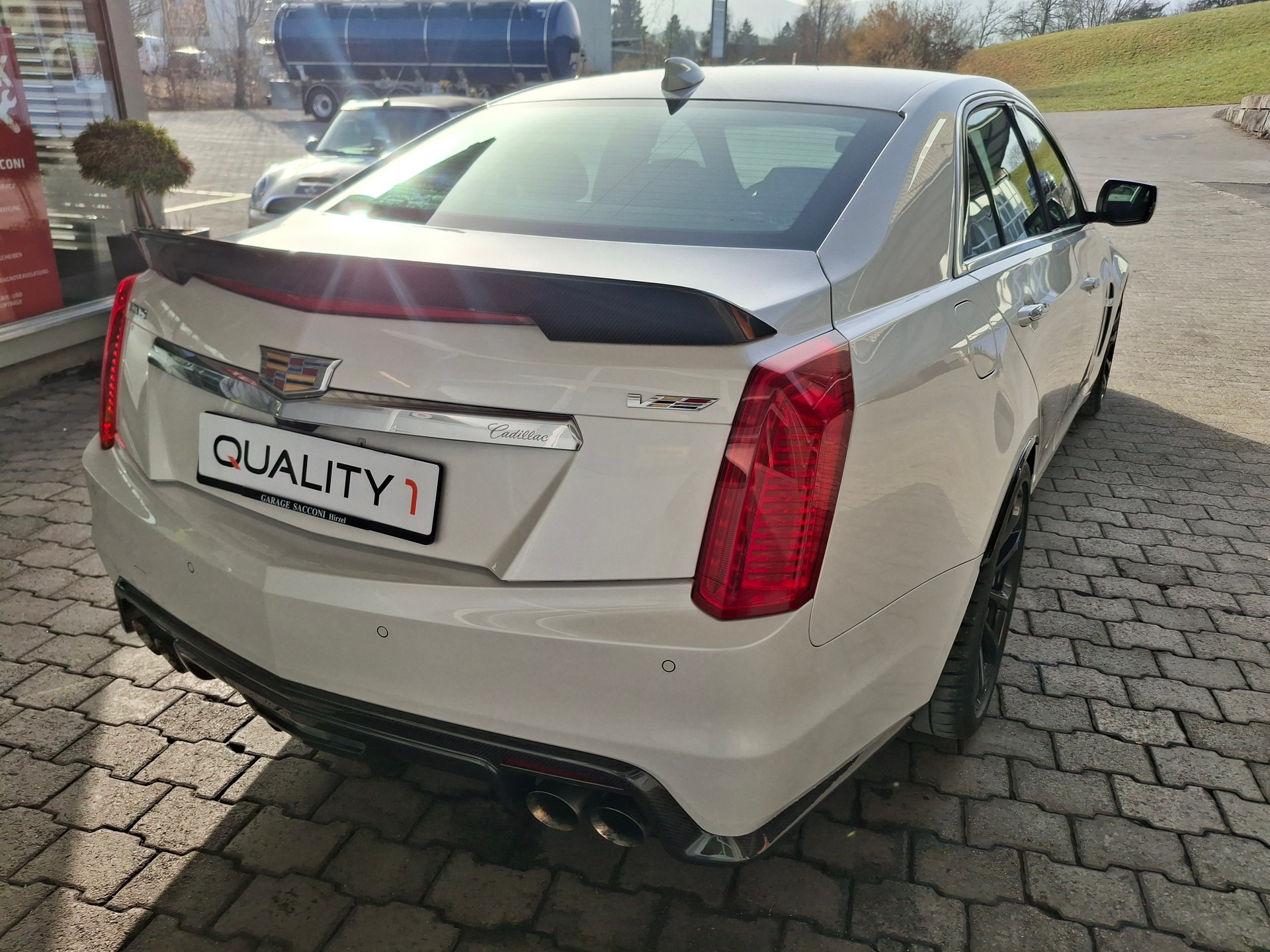 CADILLAC CTS-V Sedan 6.2 Supercharged Automatic-image-6