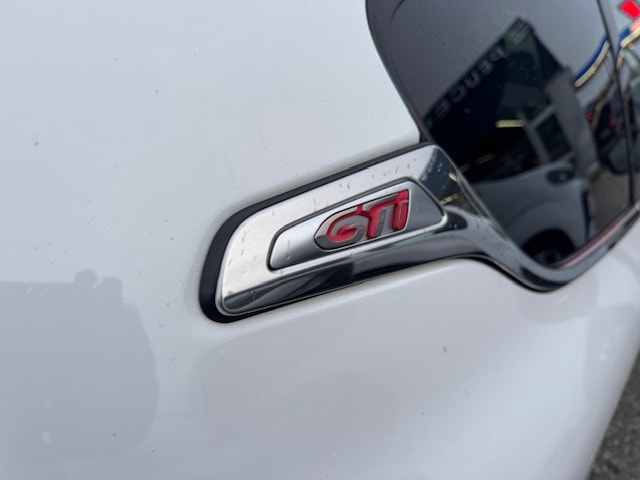PEUGEOT 208 1.6 Turbo GTi-image-4