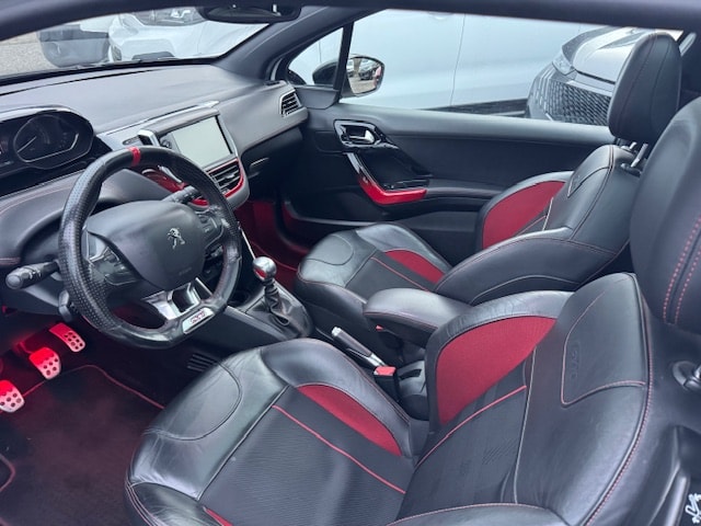 PEUGEOT 208 1.6 Turbo GTi-image-5