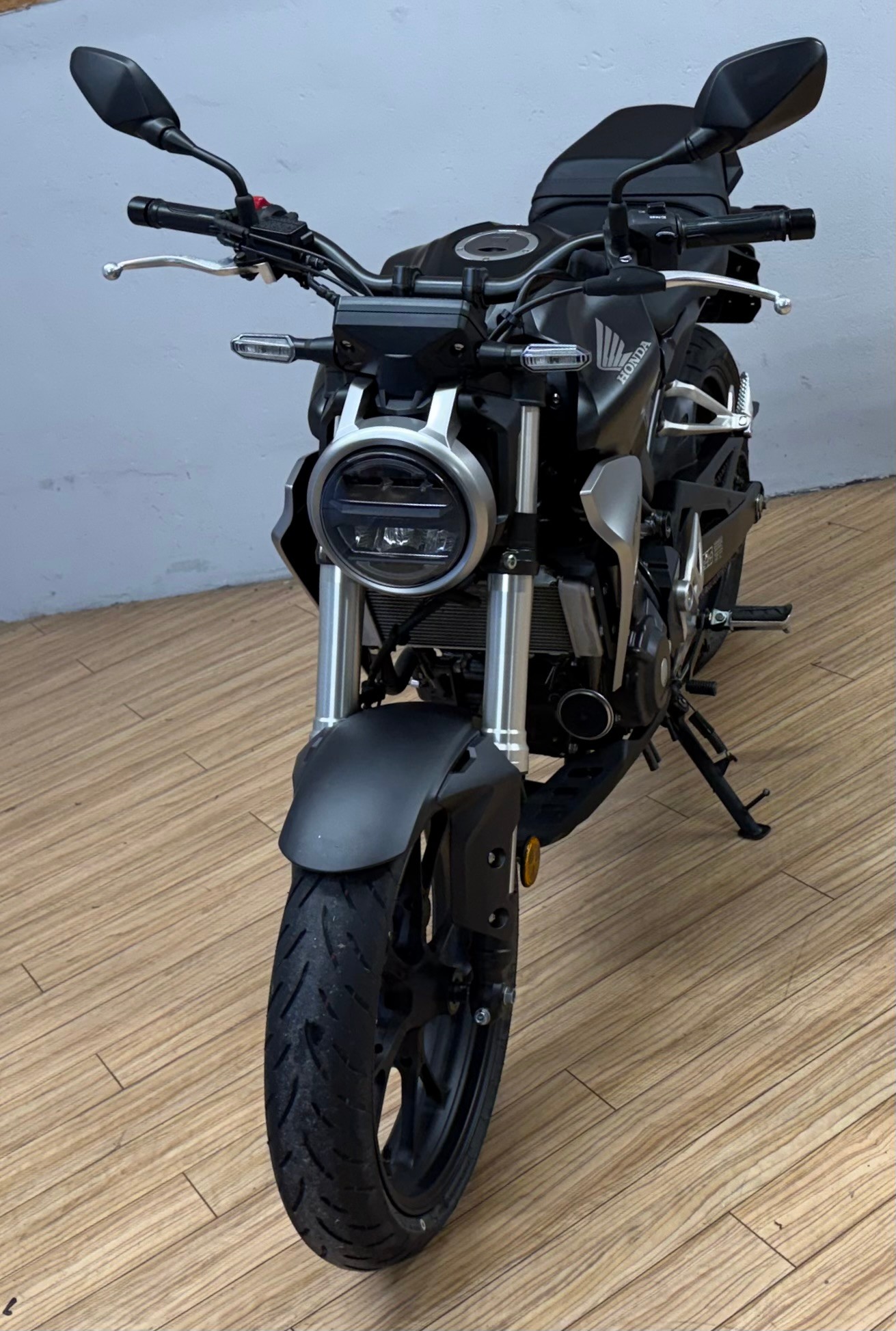 HONDA CB 300 R-image-6