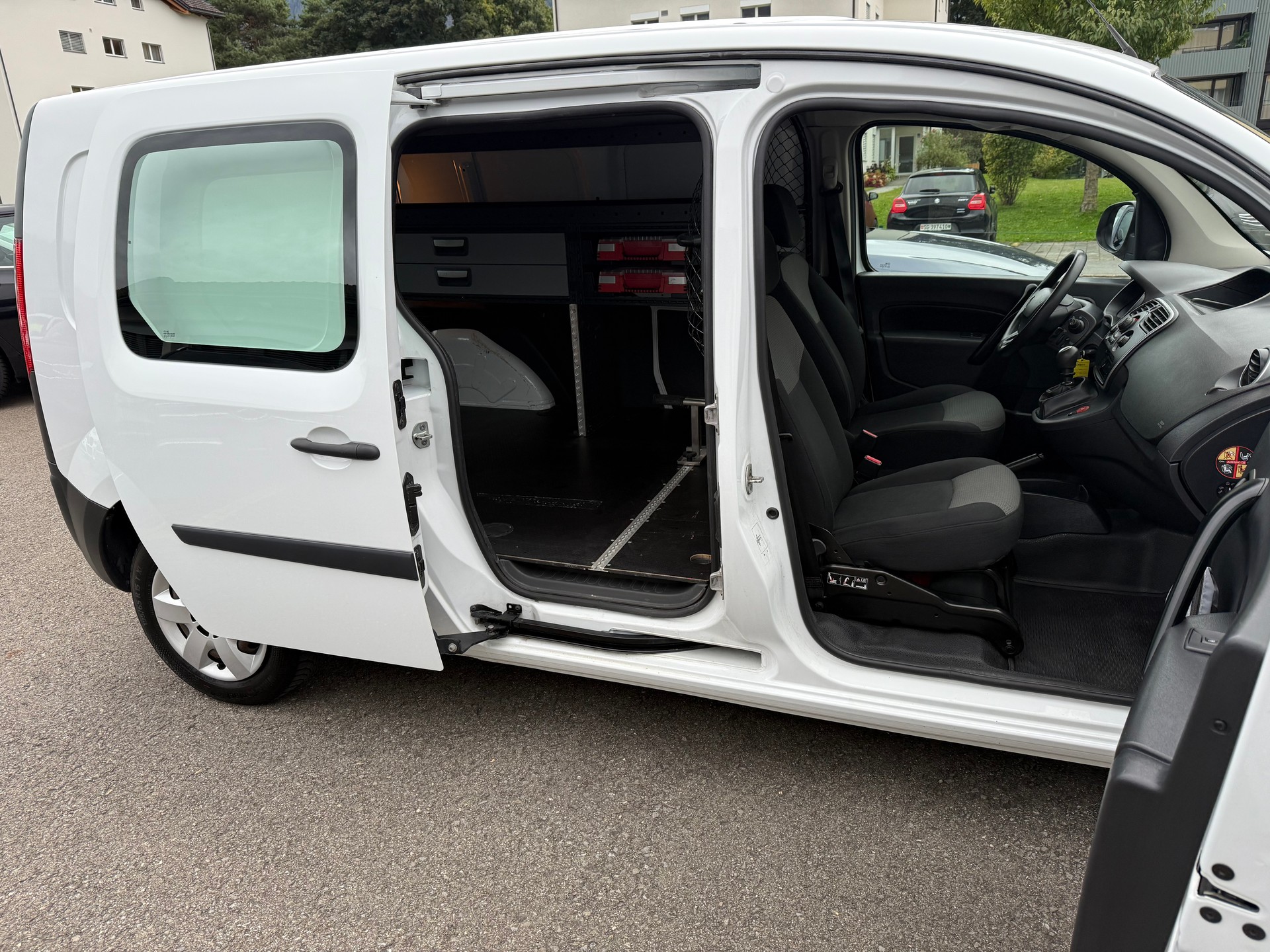 RENAULT KANGOO Expr. Maxi 1.5 dCi 95 Business S/S-image-5