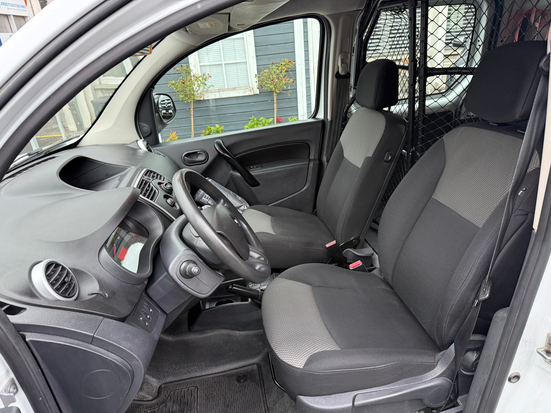RENAULT KANGOO Expr. Maxi 1.5 dCi 95 Business S/S-image-12