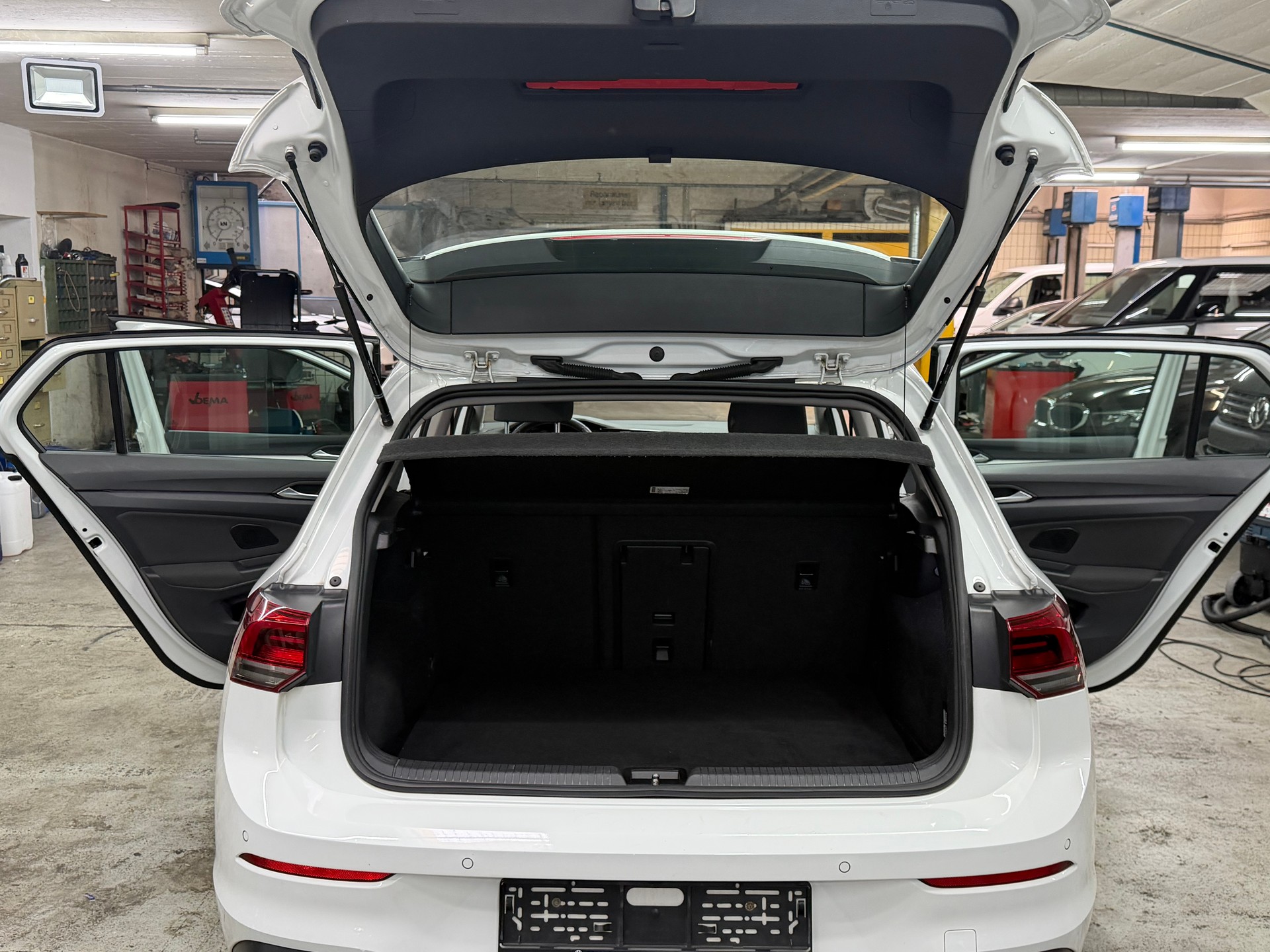 VW Golf 1.0 eTSI mHEV ACTLife DSG-image-11