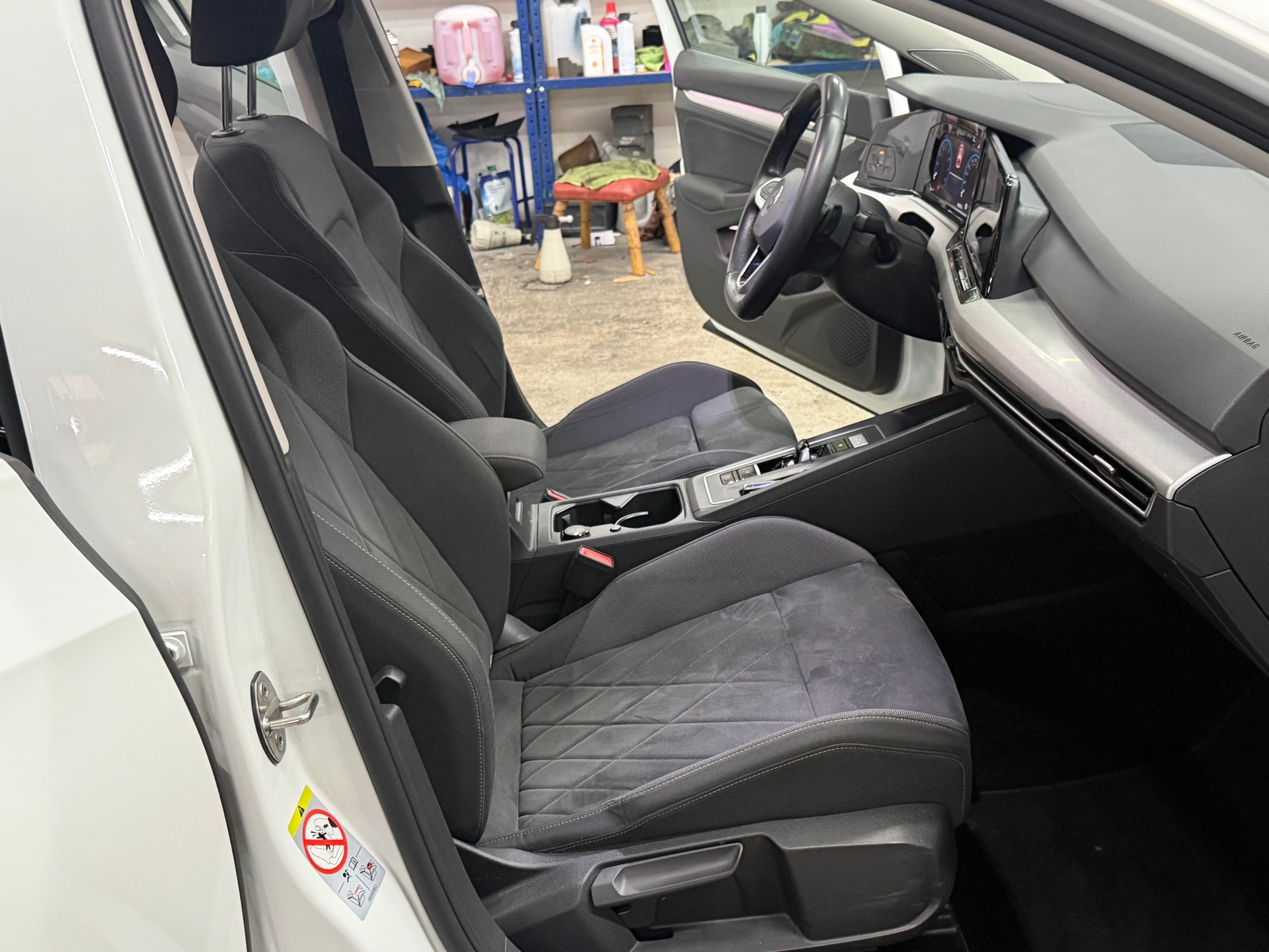 VW Golf 1.0 eTSI mHEV ACTLife DSG-image-15