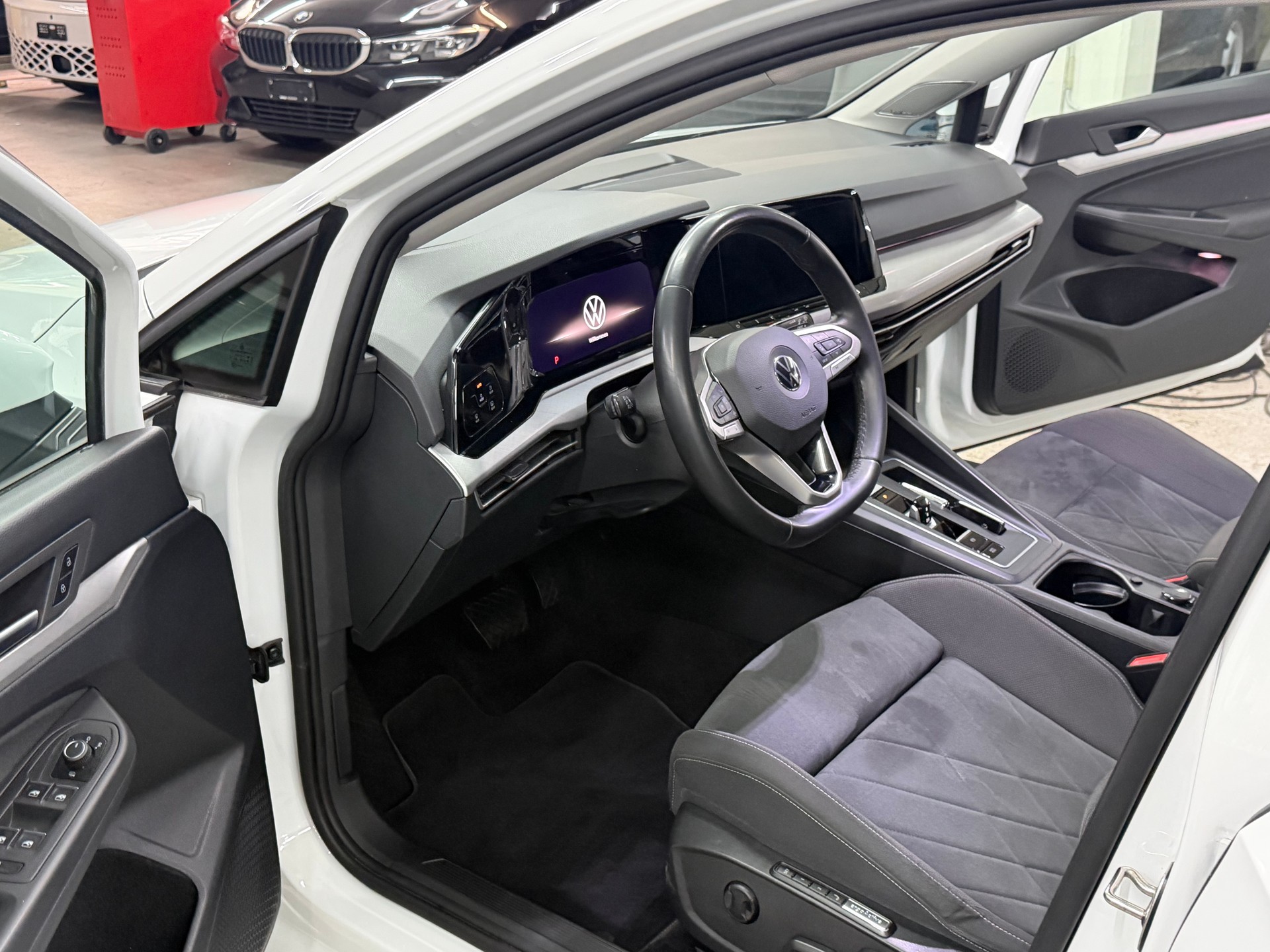 VW Golf 1.0 eTSI mHEV ACTLife DSG-image-6