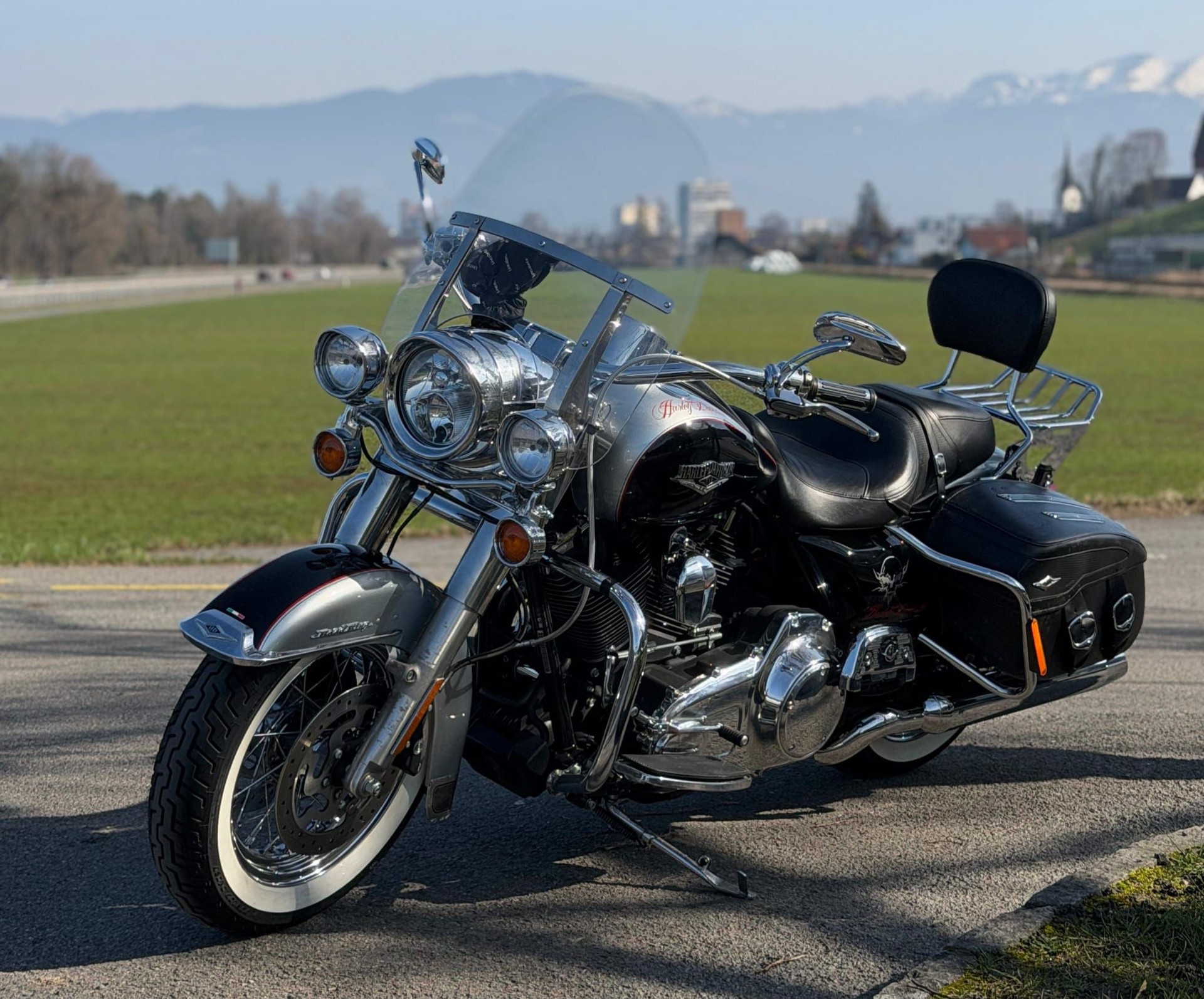 HARLEY-DAVIDSON Road King Classic