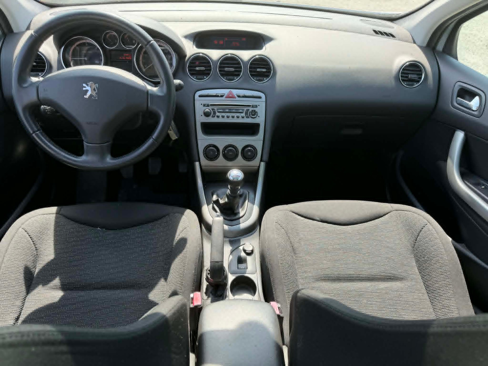PEUGEOT 308 SW 1.6 HDI Sport-image-5