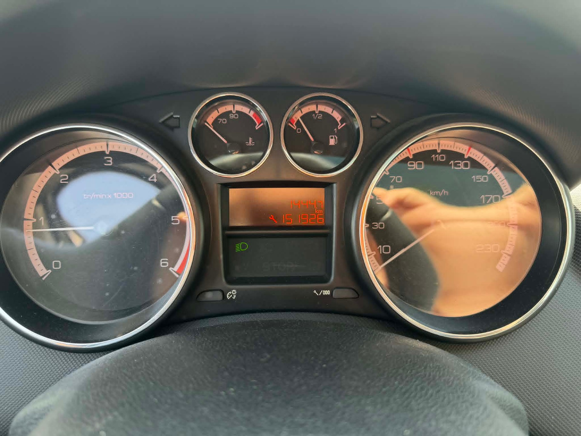 PEUGEOT 308 SW 1.6 HDI Sport-image-10