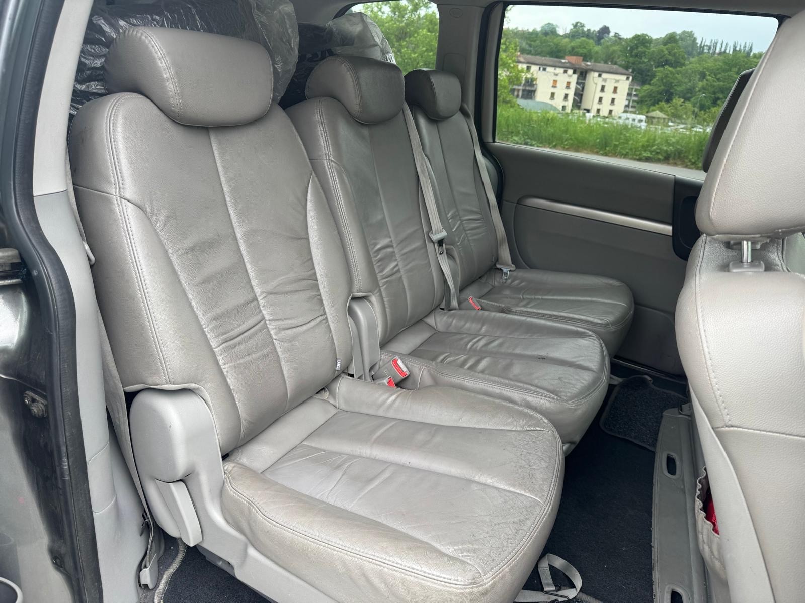 KIA Carnival 2.2 CRDi Trend Automatic-image-11