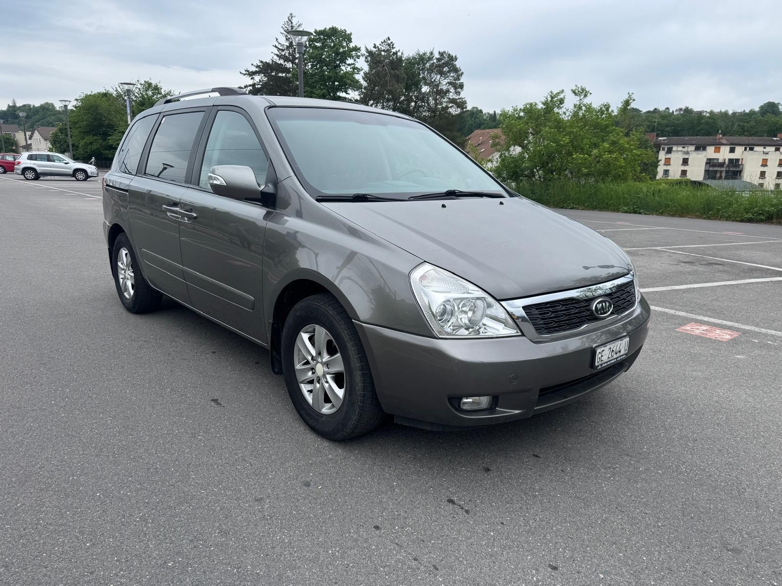 KIA Carnival 2.2 CRDi Trend Automatic-image-7
