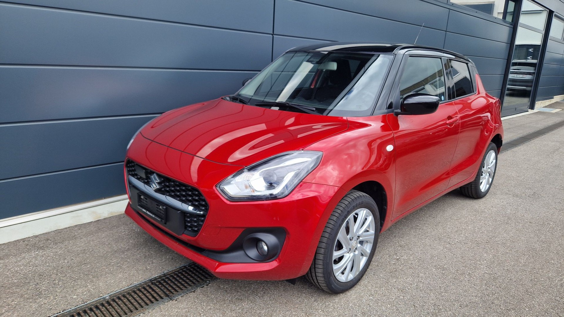 SUZUKI Swift 1.2 Compact + 4x4 Hybrid